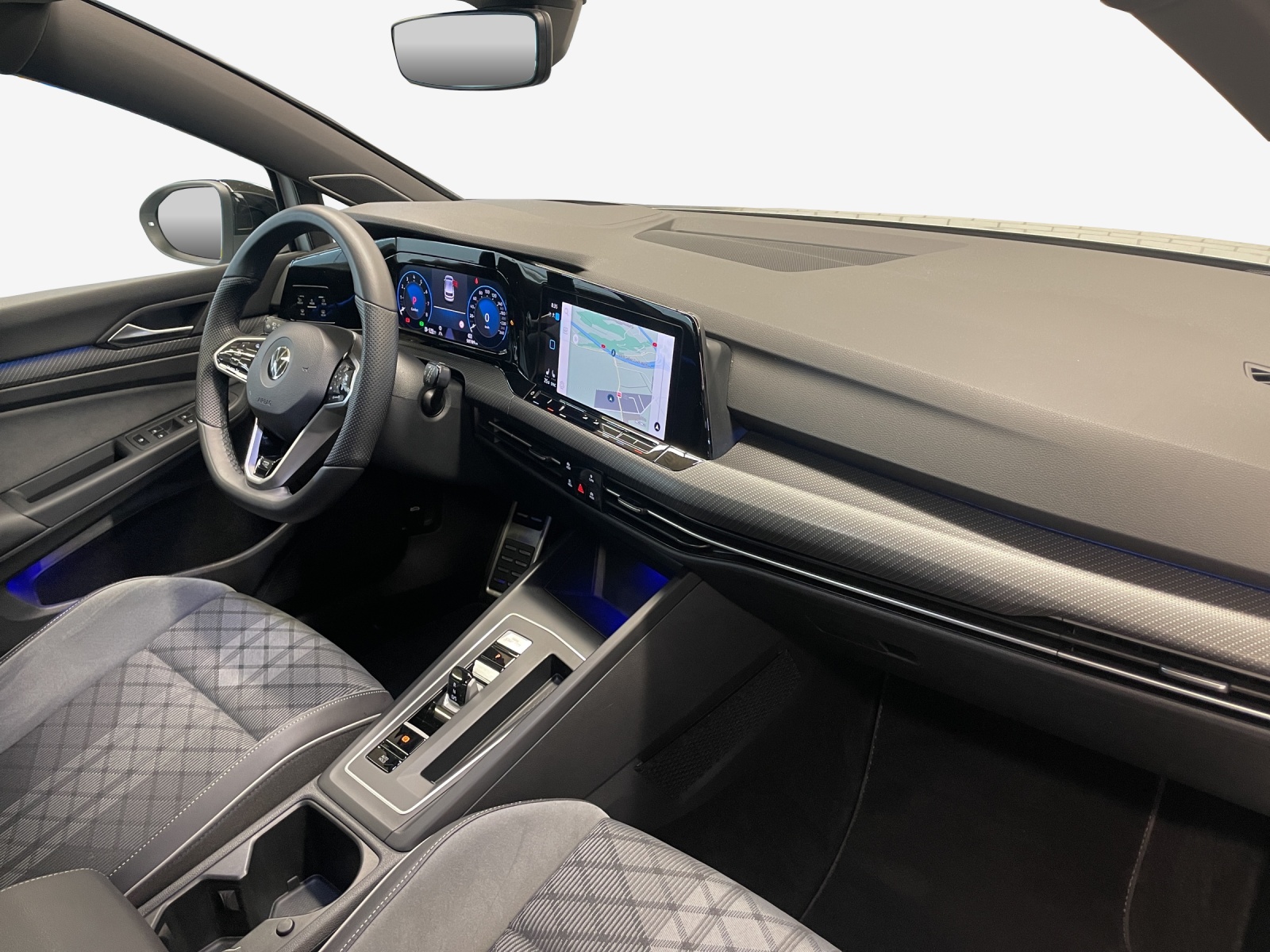 VW Golf 1.5 eTSI mHEV ACT R-Line DSG-image-13