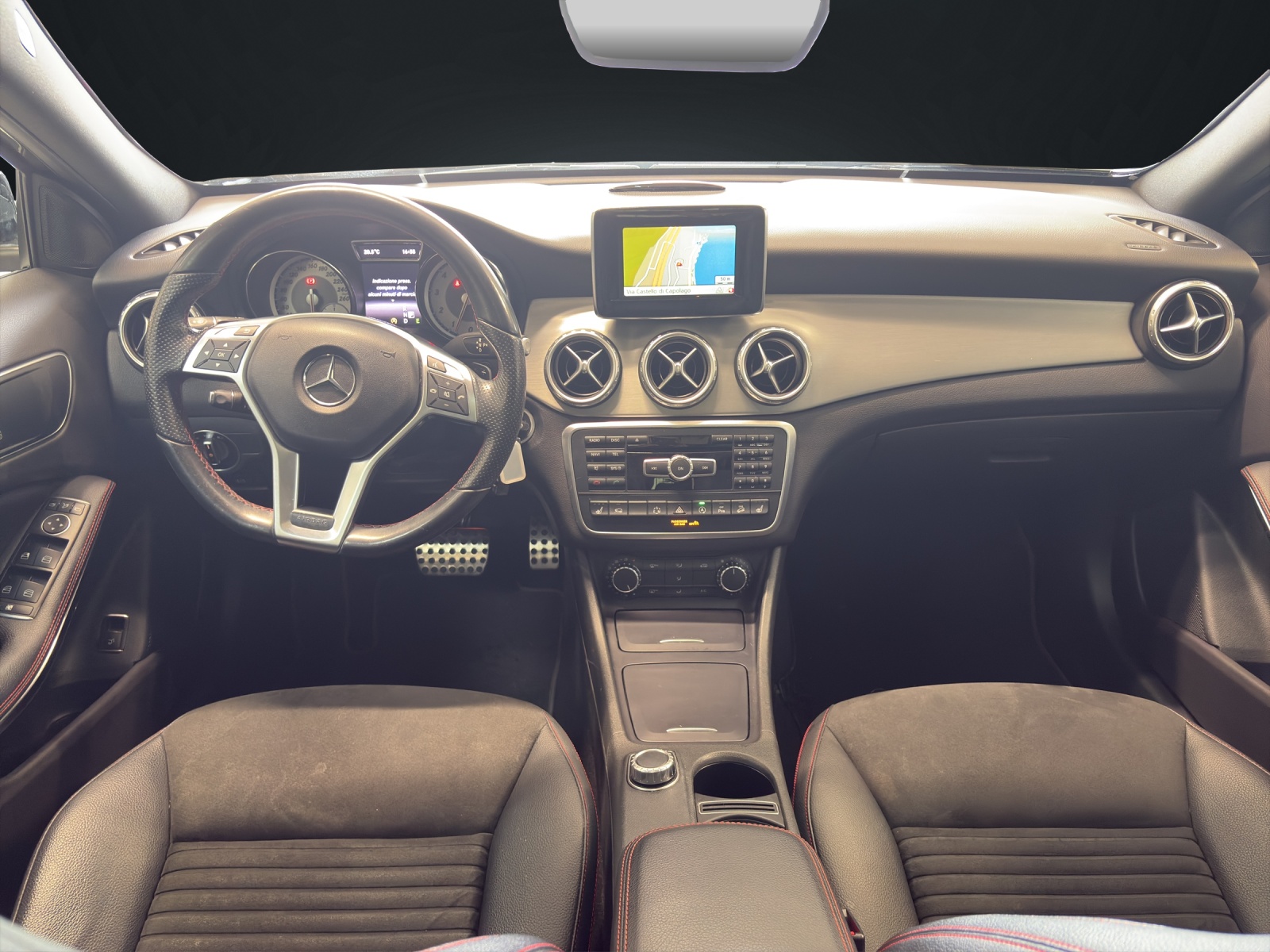 MERCEDES-BENZ GLA 250 AMG Line 4Matic 7G-DCT-image-10