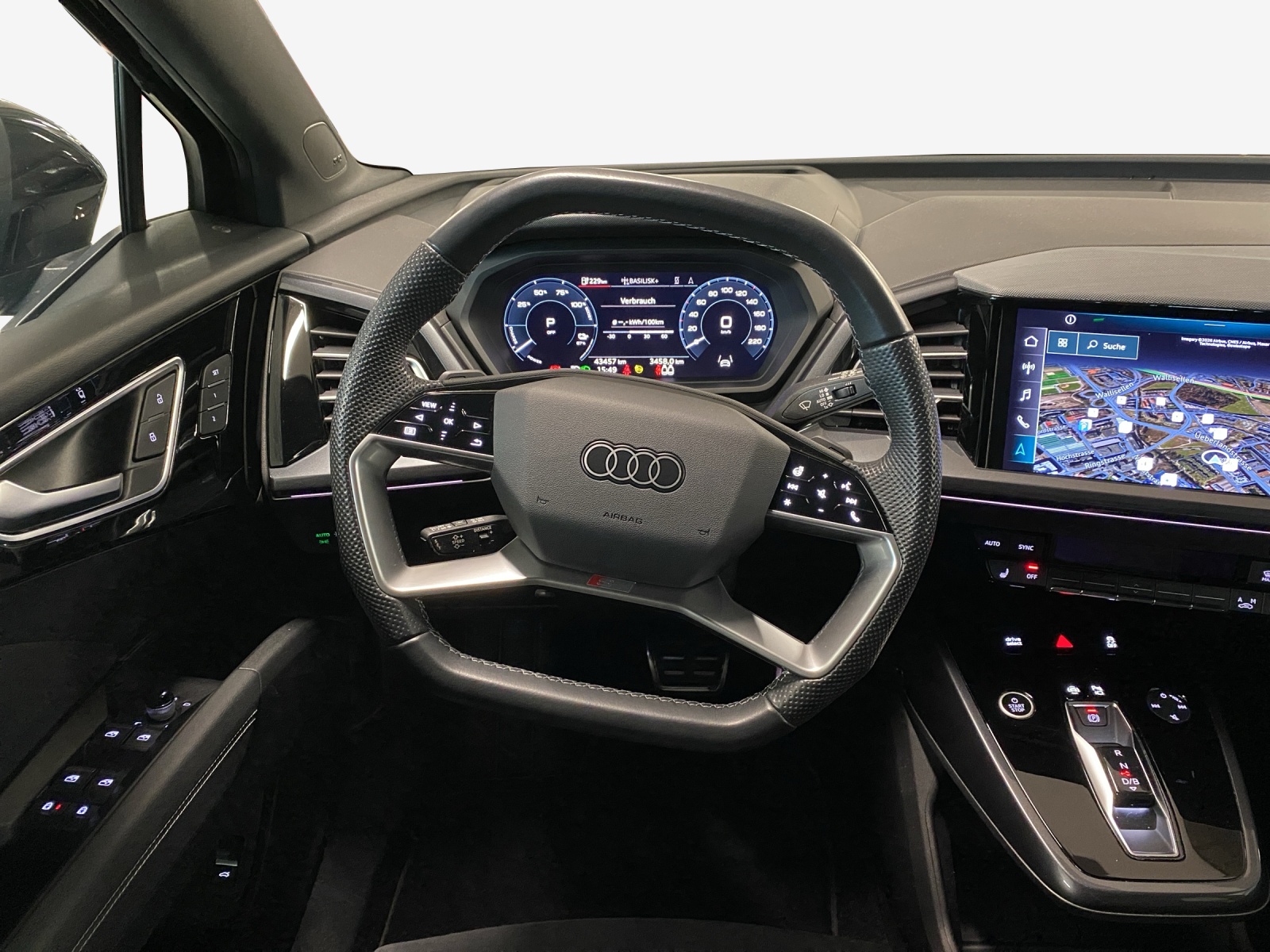 AUDI Q4 e-tron 50 quattro-image-10