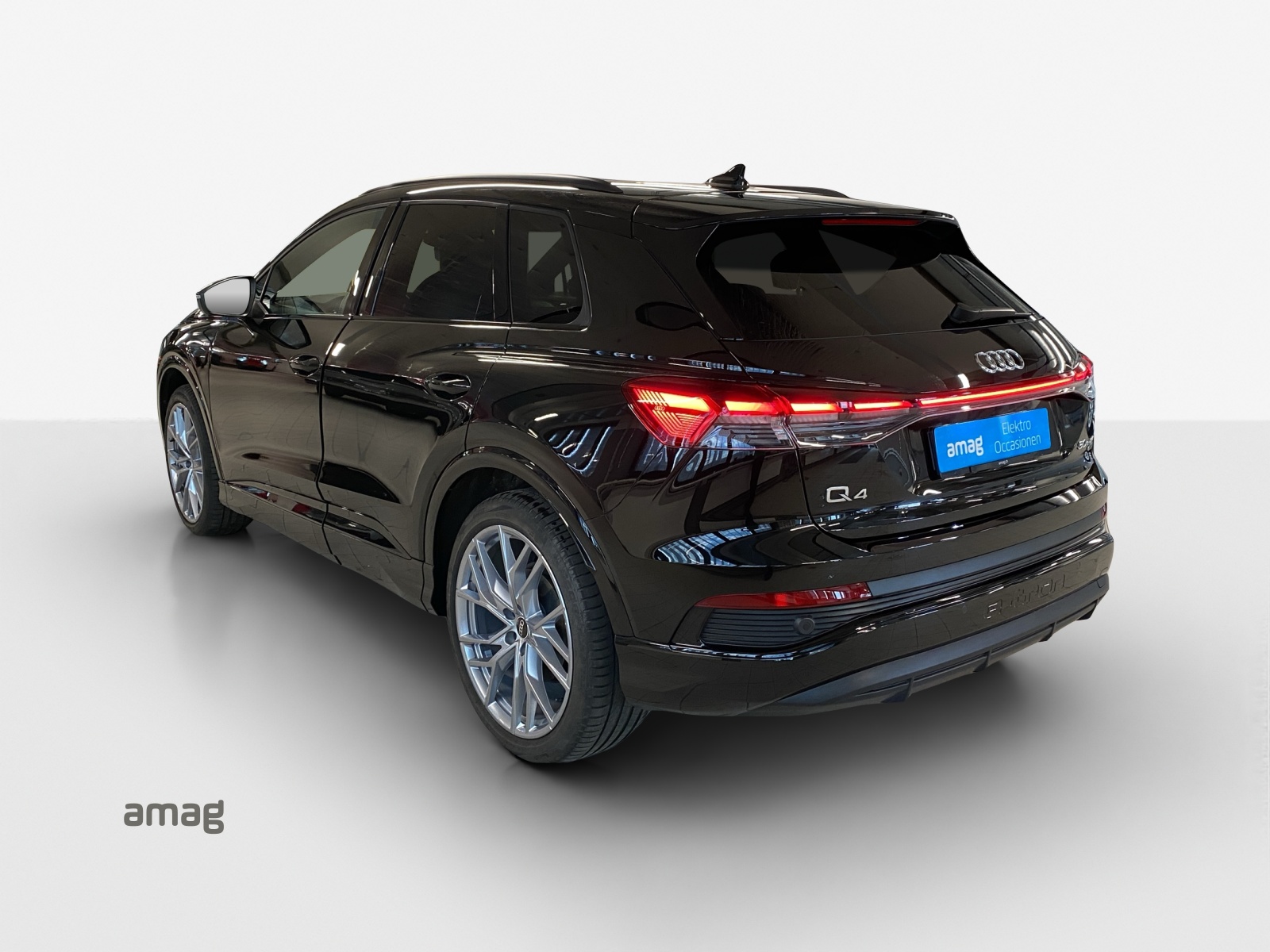 AUDI Q4 e-tron 50 quattro-image-3