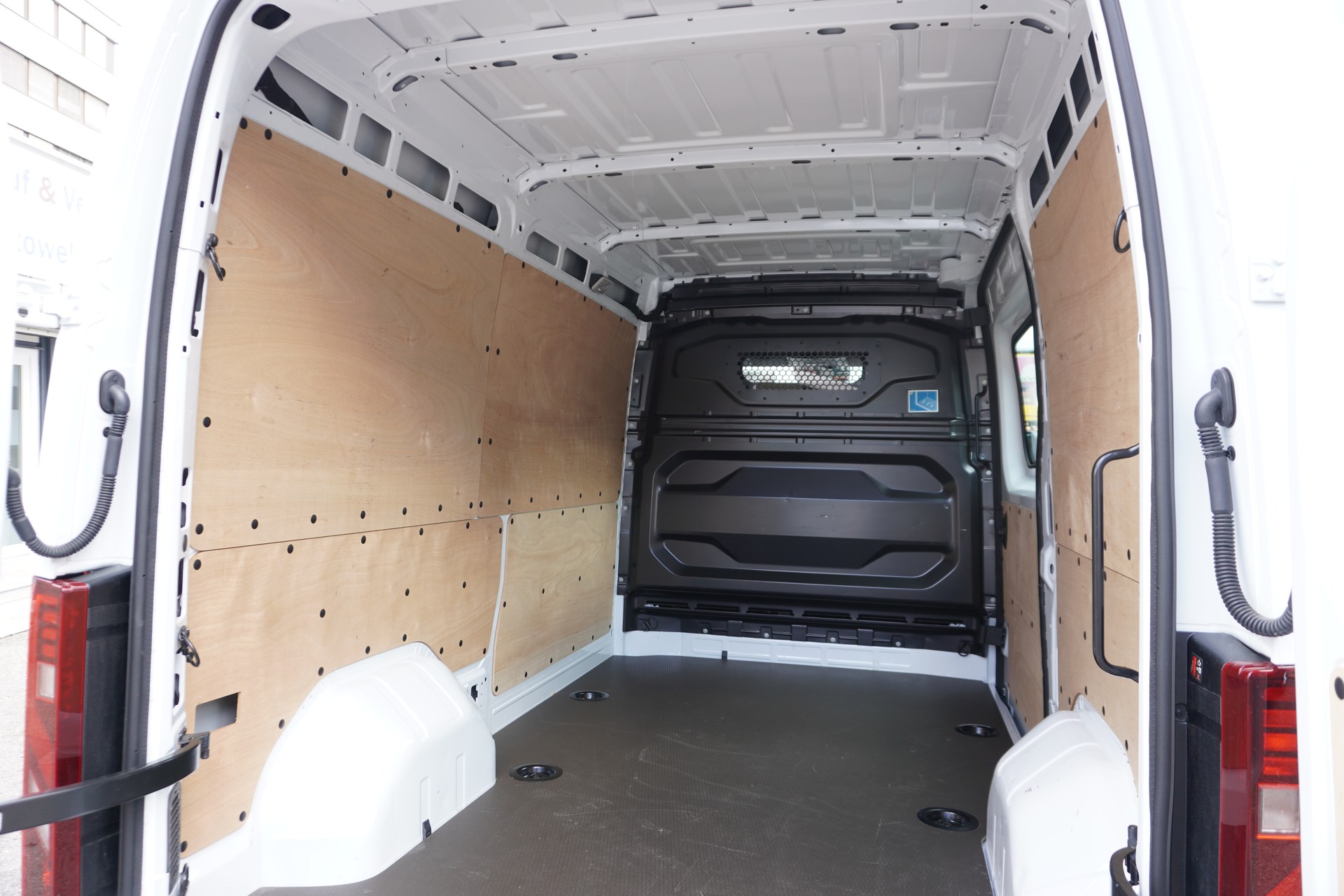 RENAULT Master T33 2.0 Blue dCi 105 L2H2 Advance-image-12