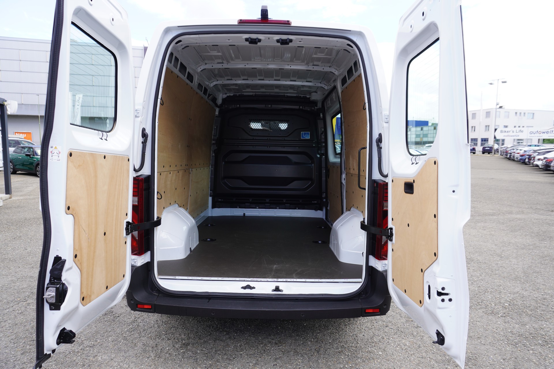 RENAULT Master T33 2.0 Blue dCi 105 L2H2 Advance-image-11