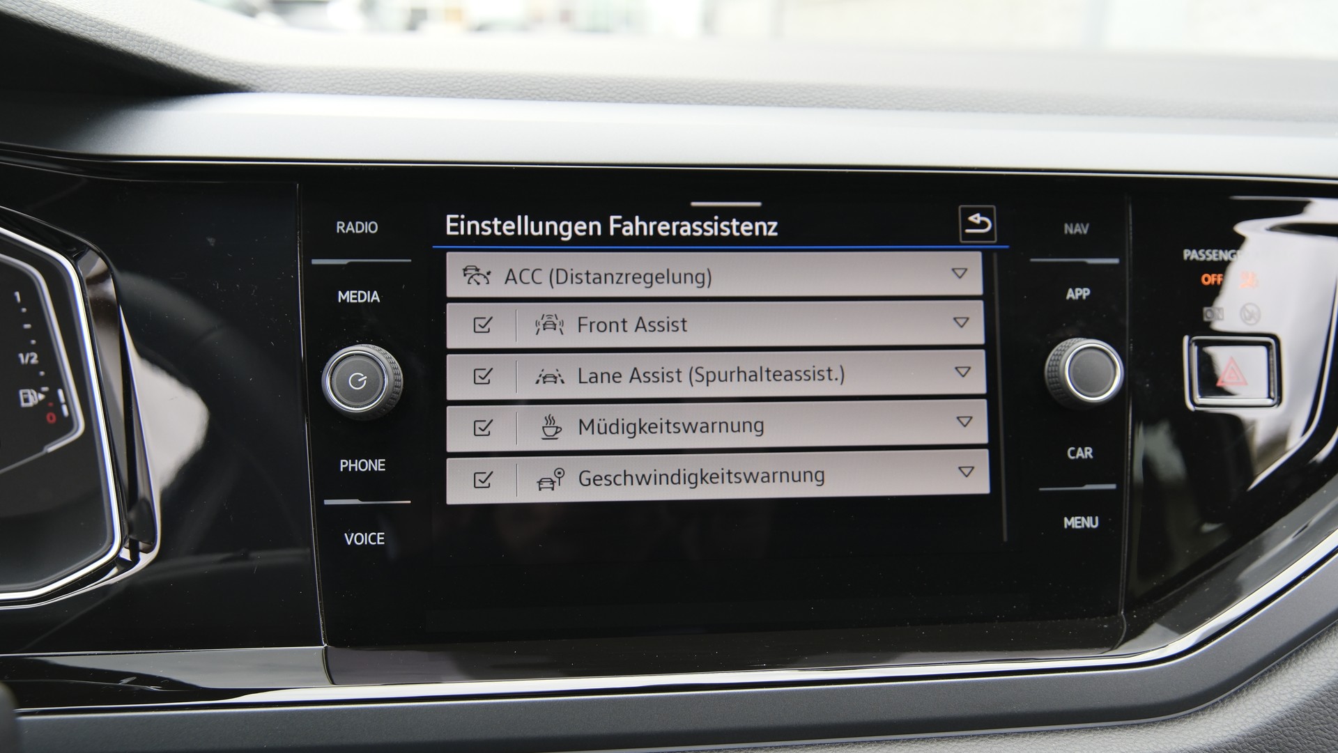 VW Taigo 1.0 TSI R-Line DSG-image-16