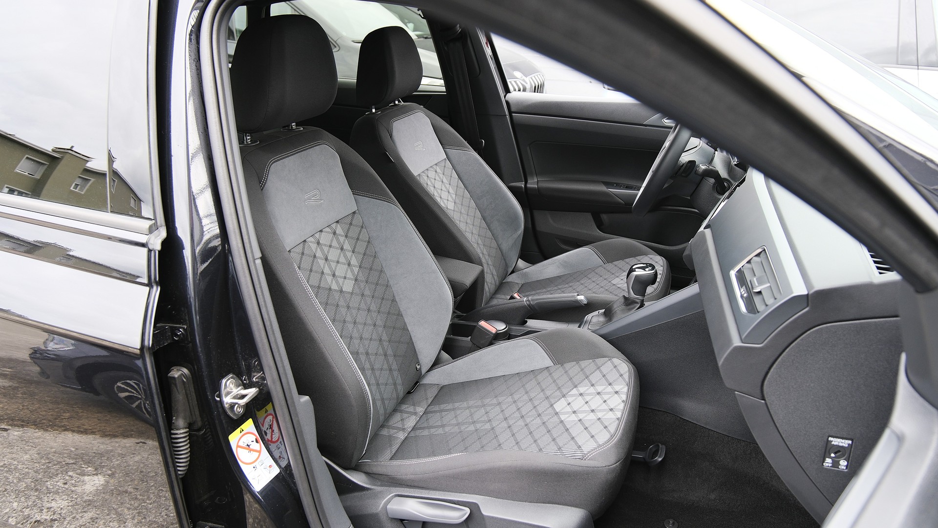 VW Taigo 1.0 TSI R-Line DSG-image-22