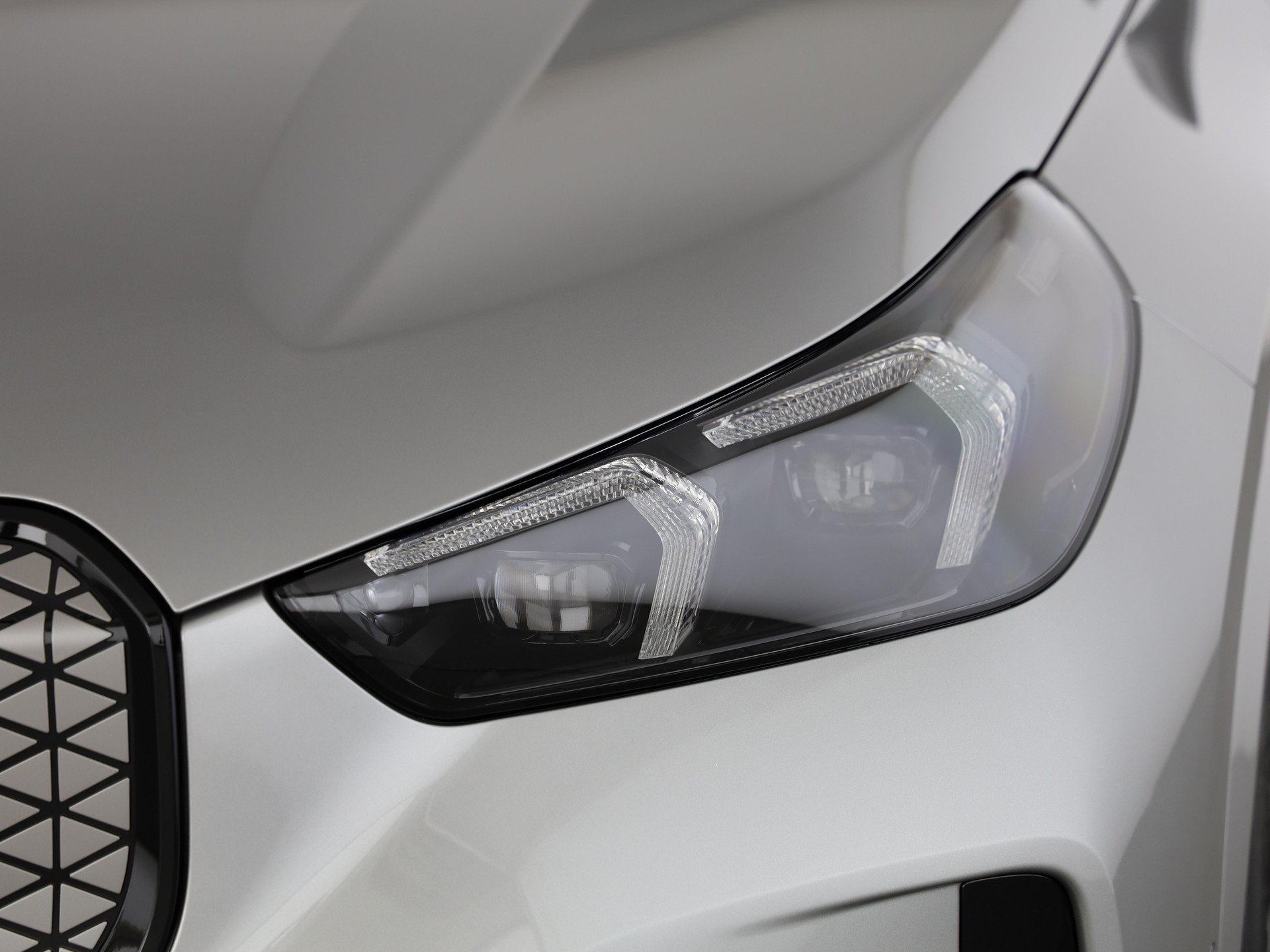 BMW iX1 30 xDrive-image-5