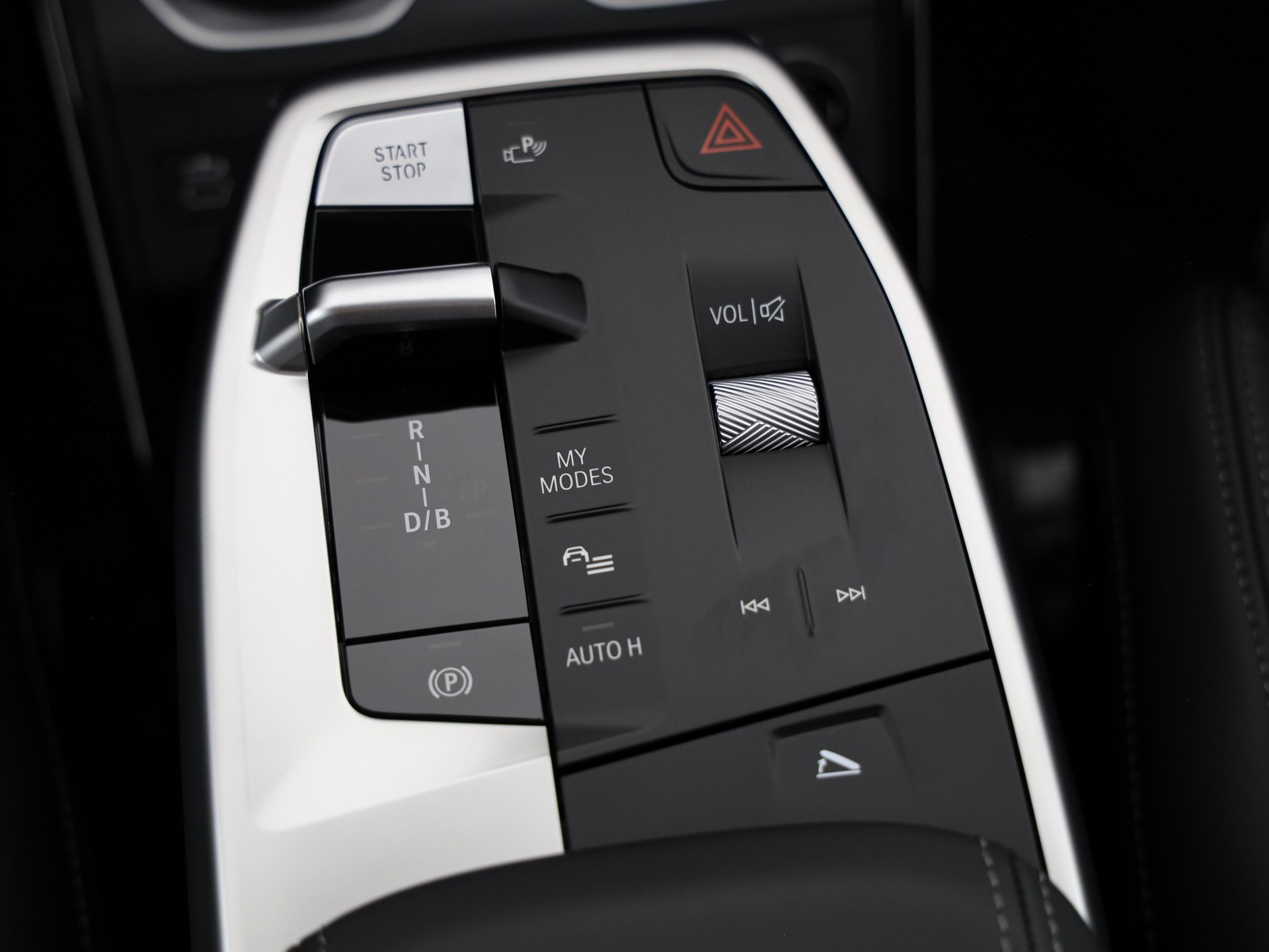 BMW iX1 30 xDrive-image-18