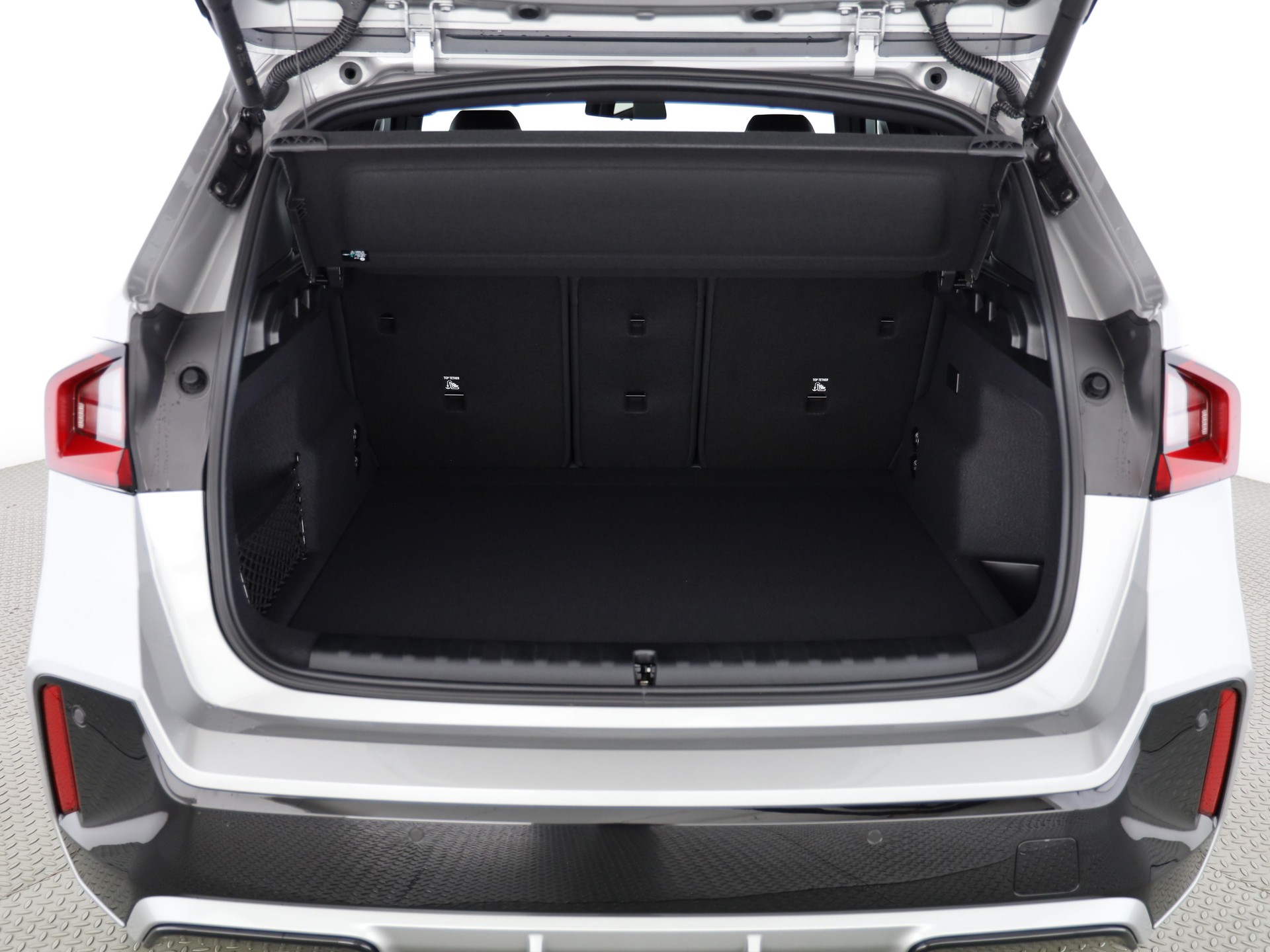 BMW iX1 30 xDrive-image-6