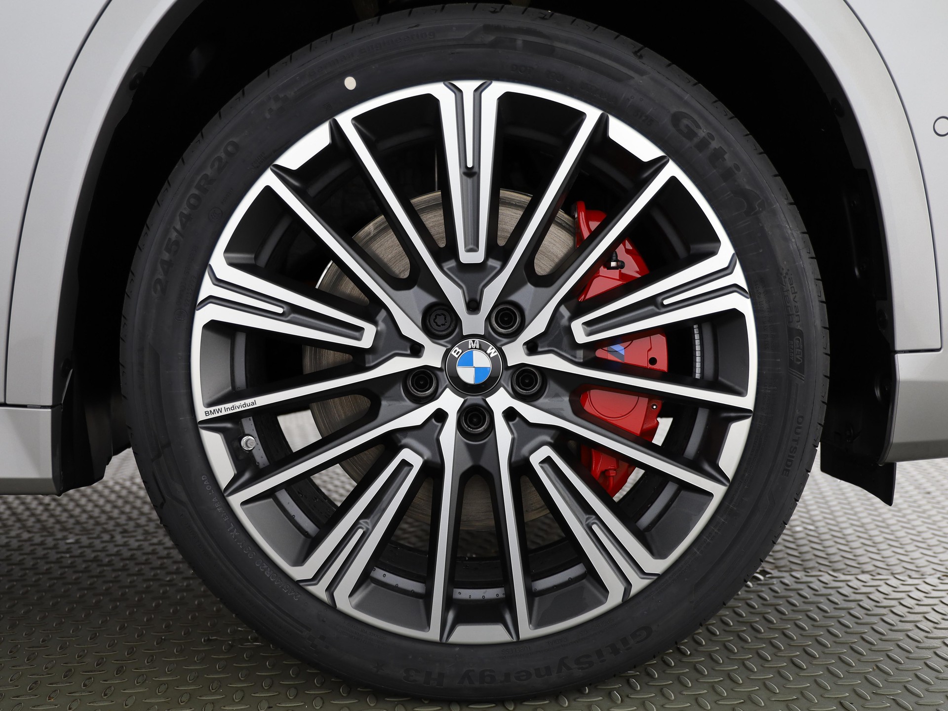 BMW iX1 30 xDrive-image-20