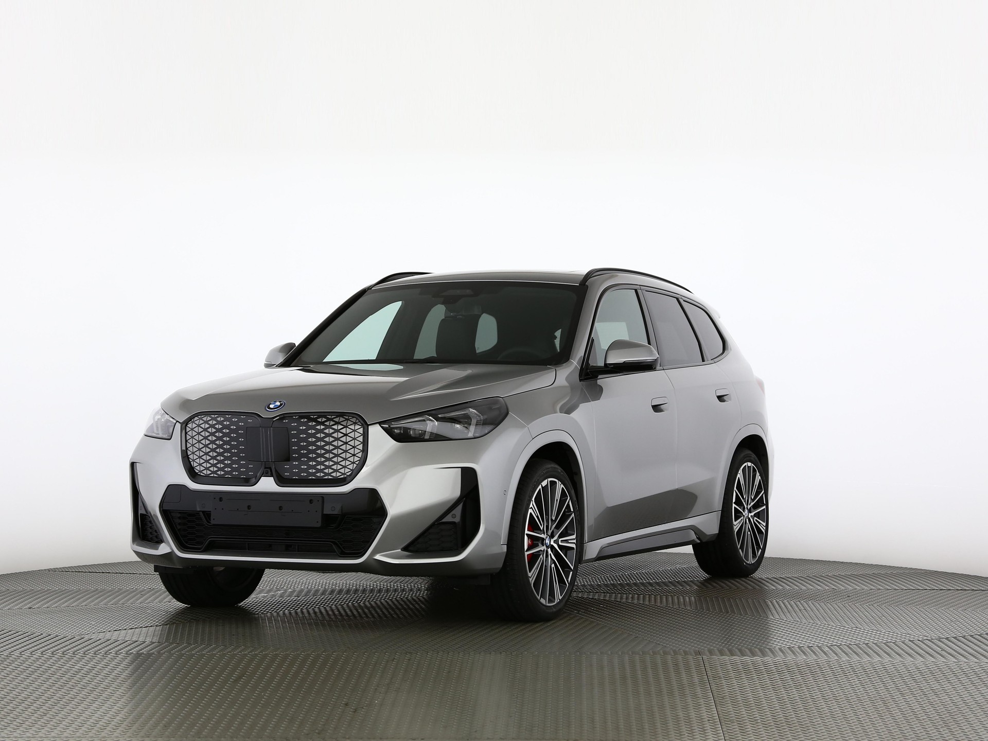 BMW iX1 30 xDrive-image-0
