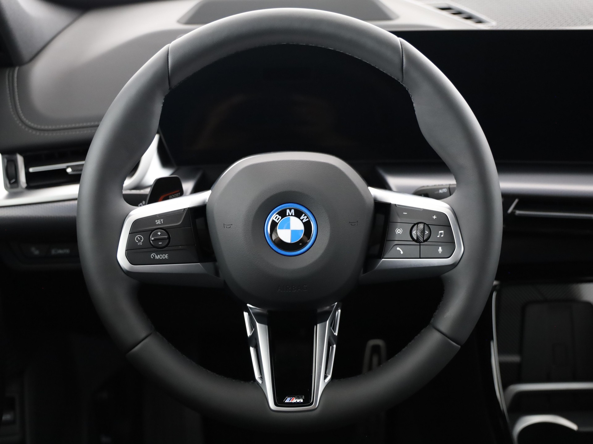 BMW iX1 30 xDrive-image-17