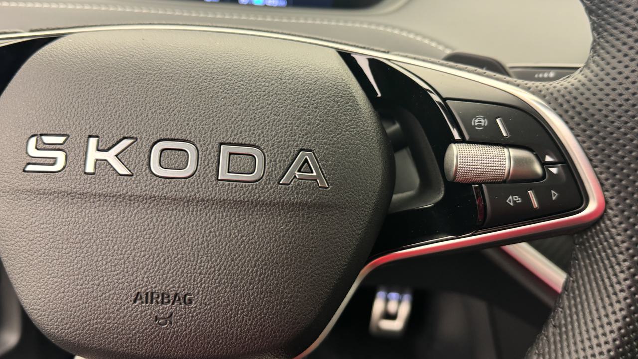 SKODA Enyaq 85x Sportline 4x4-image-9