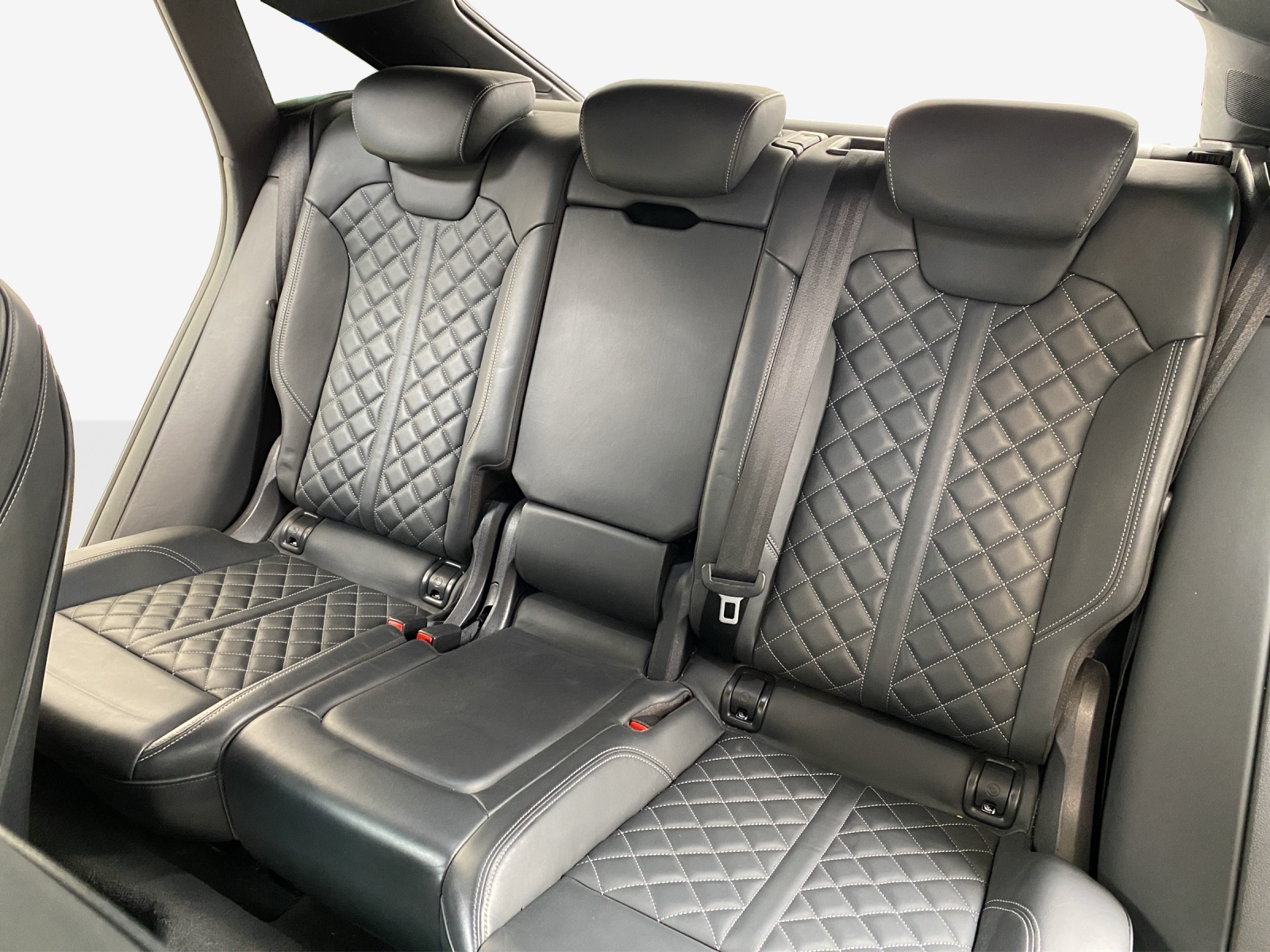 AUDI Q5 Sportback 45 TFSI Black Edition quattro S-tronic-image-11