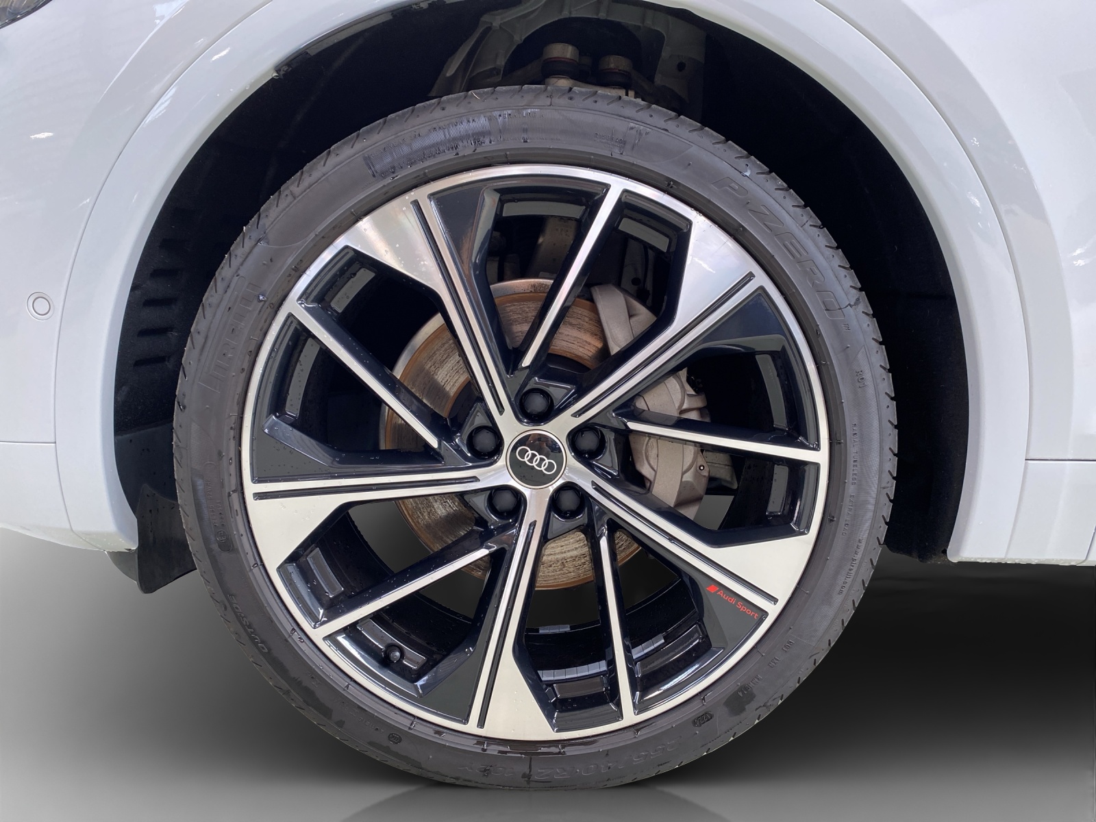 AUDI Q5 Sportback 45 TFSI Black Edition quattro S-tronic-image-15