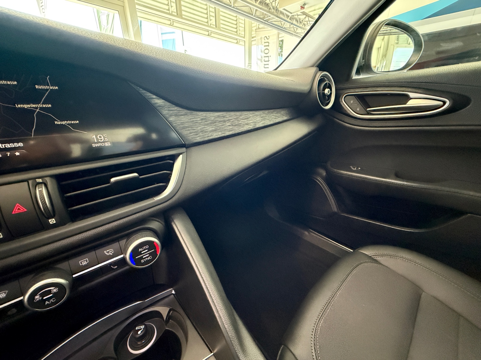 ALFA ROMEO Giulia 2.2 JTDM Business Automatic Q4-image-16