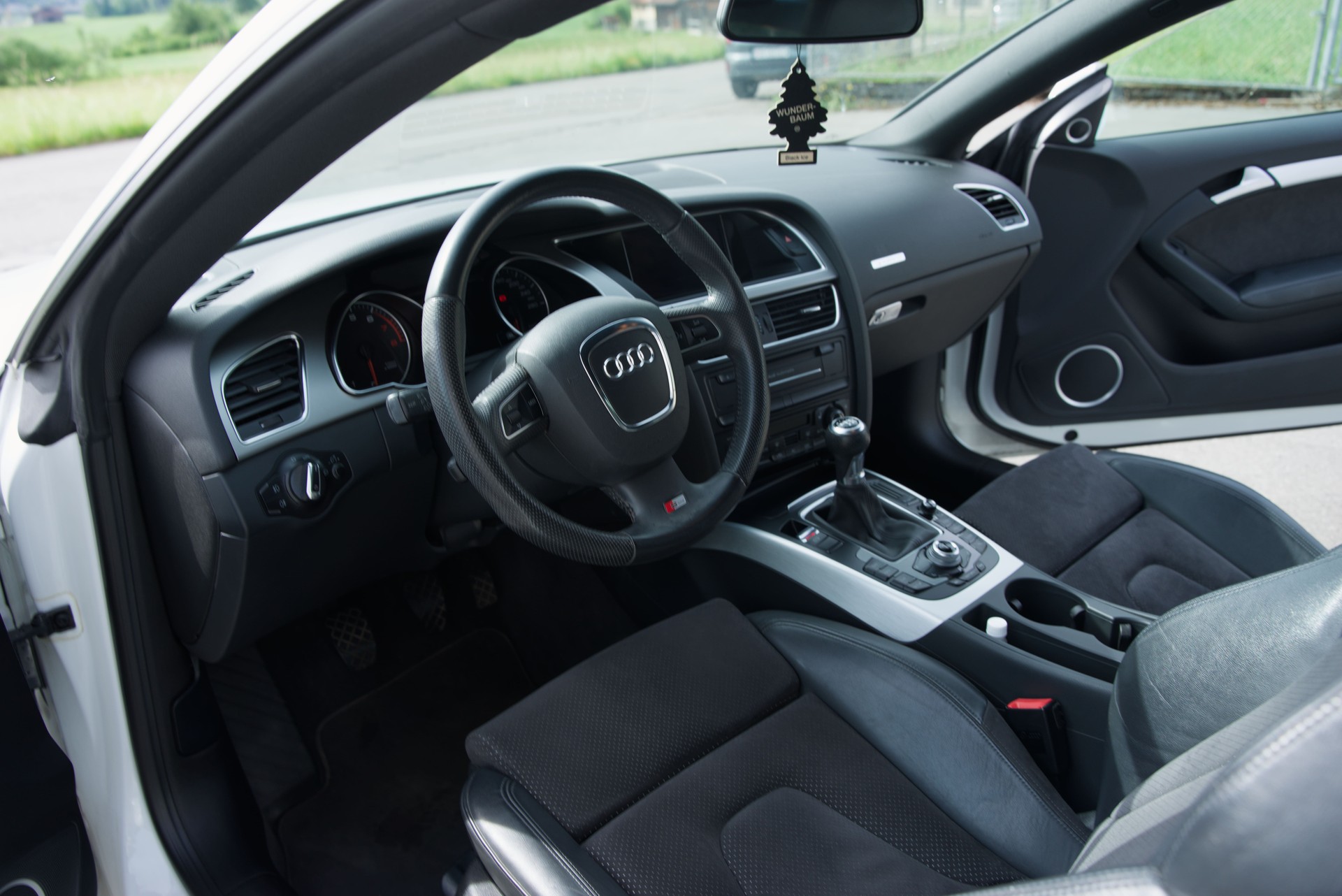 AUDI 2.0 TFSI quattro-image-9