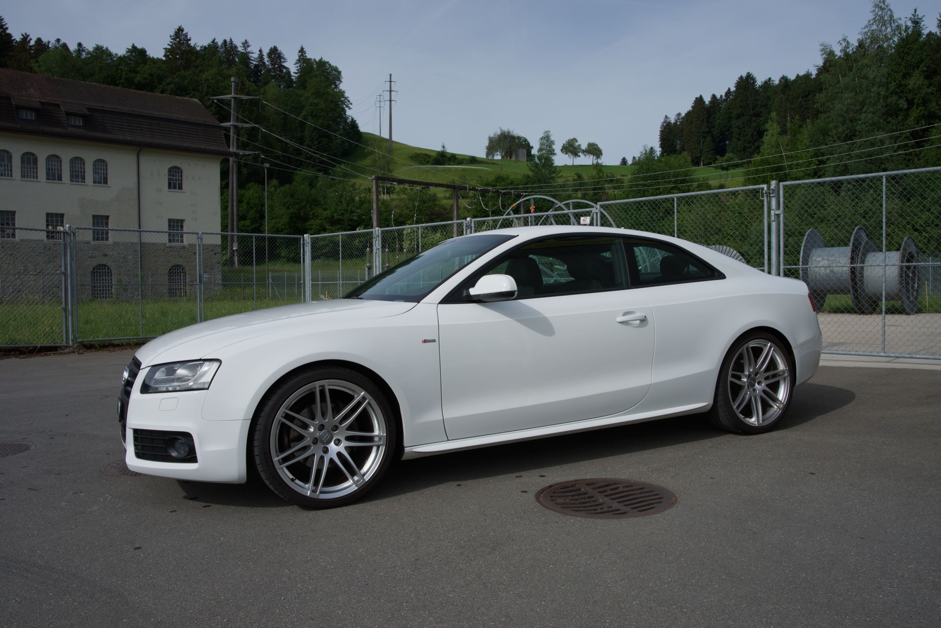 AUDI 2.0 TFSI quattro-image-2