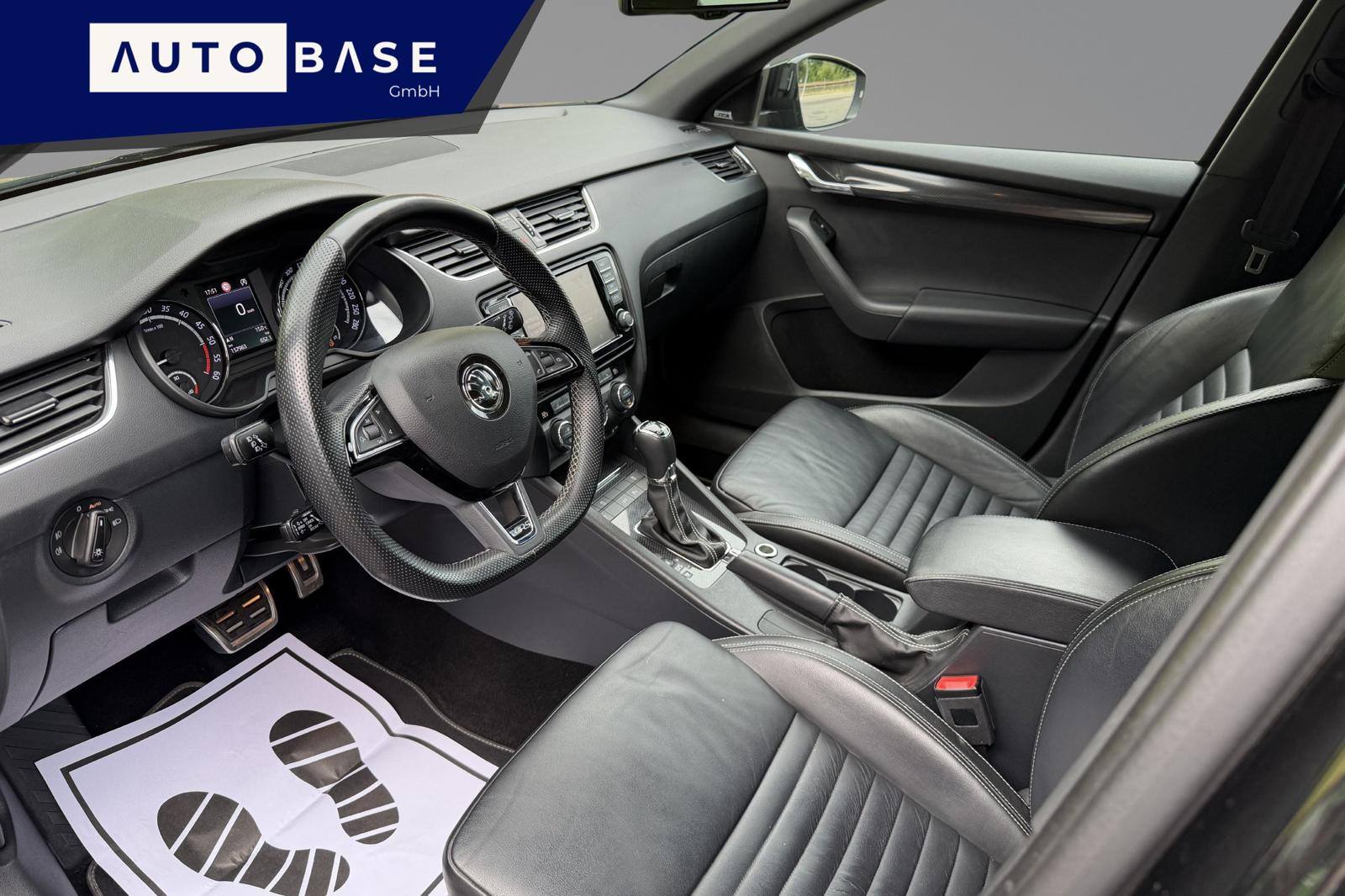 SKODA Octavia Combi 2.0 TDI RS 4x4 DSG * CH Fahrzeug *-image-9