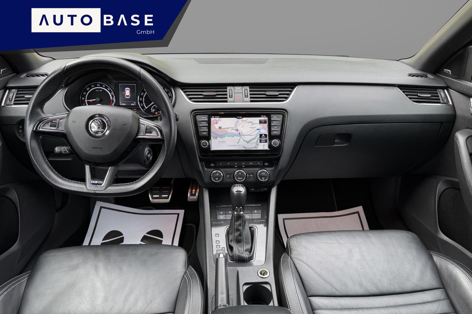 SKODA Octavia Combi 2.0 TDI RS 4x4 DSG * CH Fahrzeug *-image-8