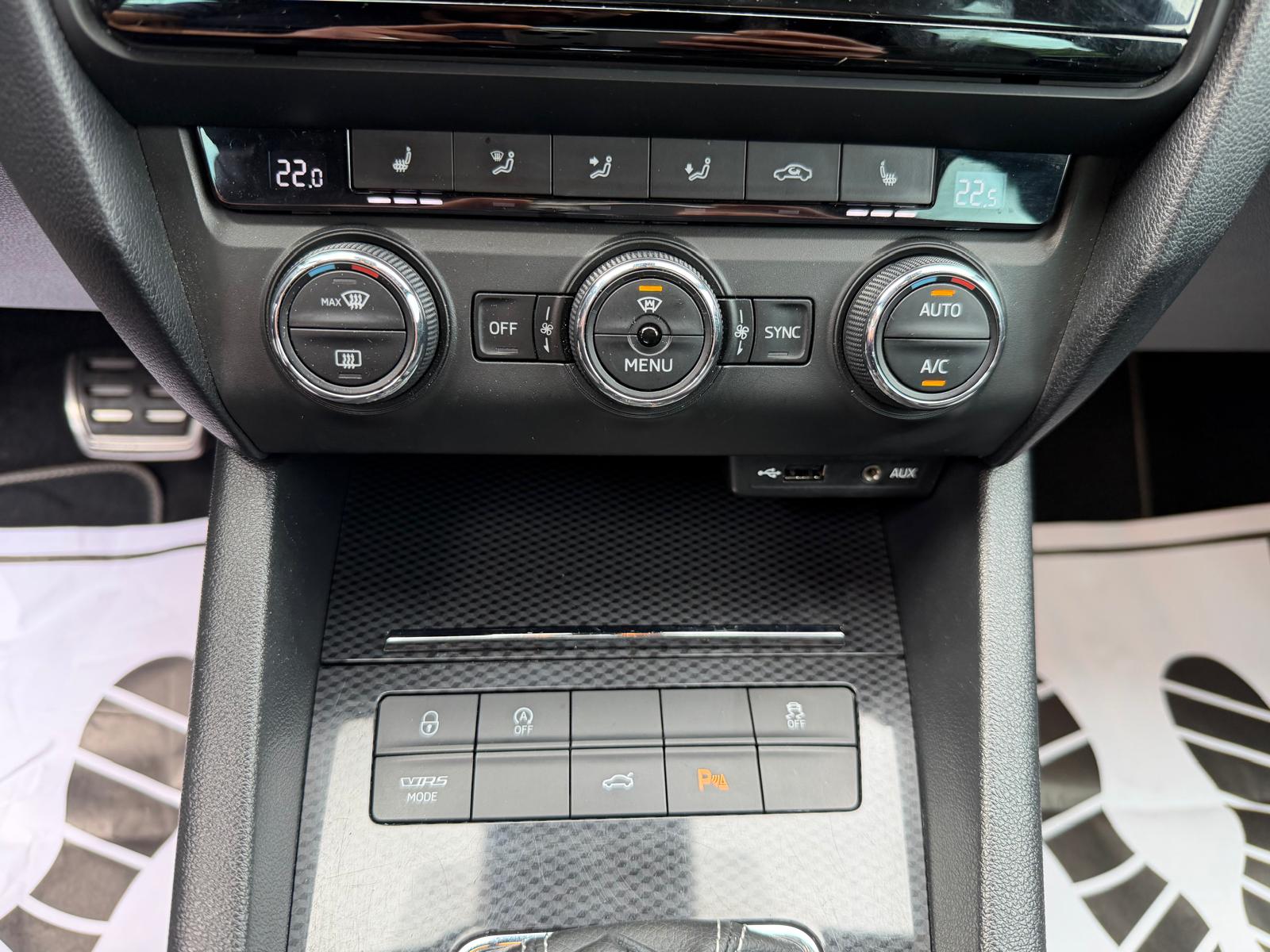 SKODA Octavia Combi 2.0 TDI RS 4x4 DSG * CH Fahrzeug *-image-15