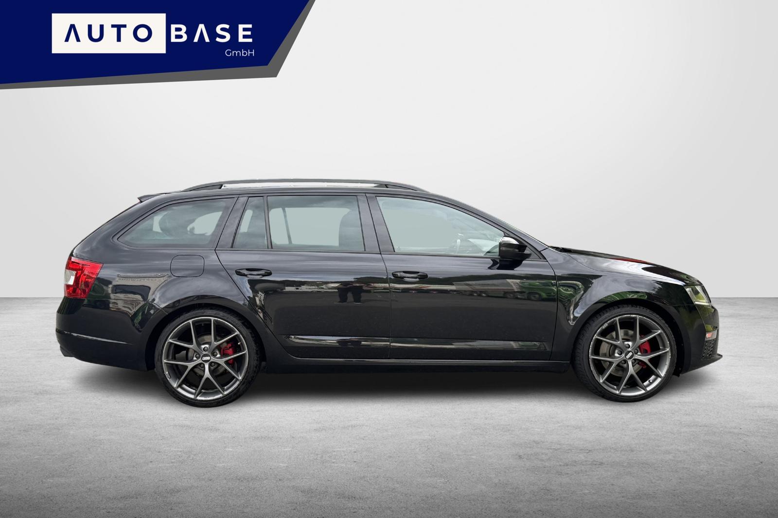 SKODA Octavia Combi 2.0 TDI RS 4x4 DSG * CH Fahrzeug *-image-5