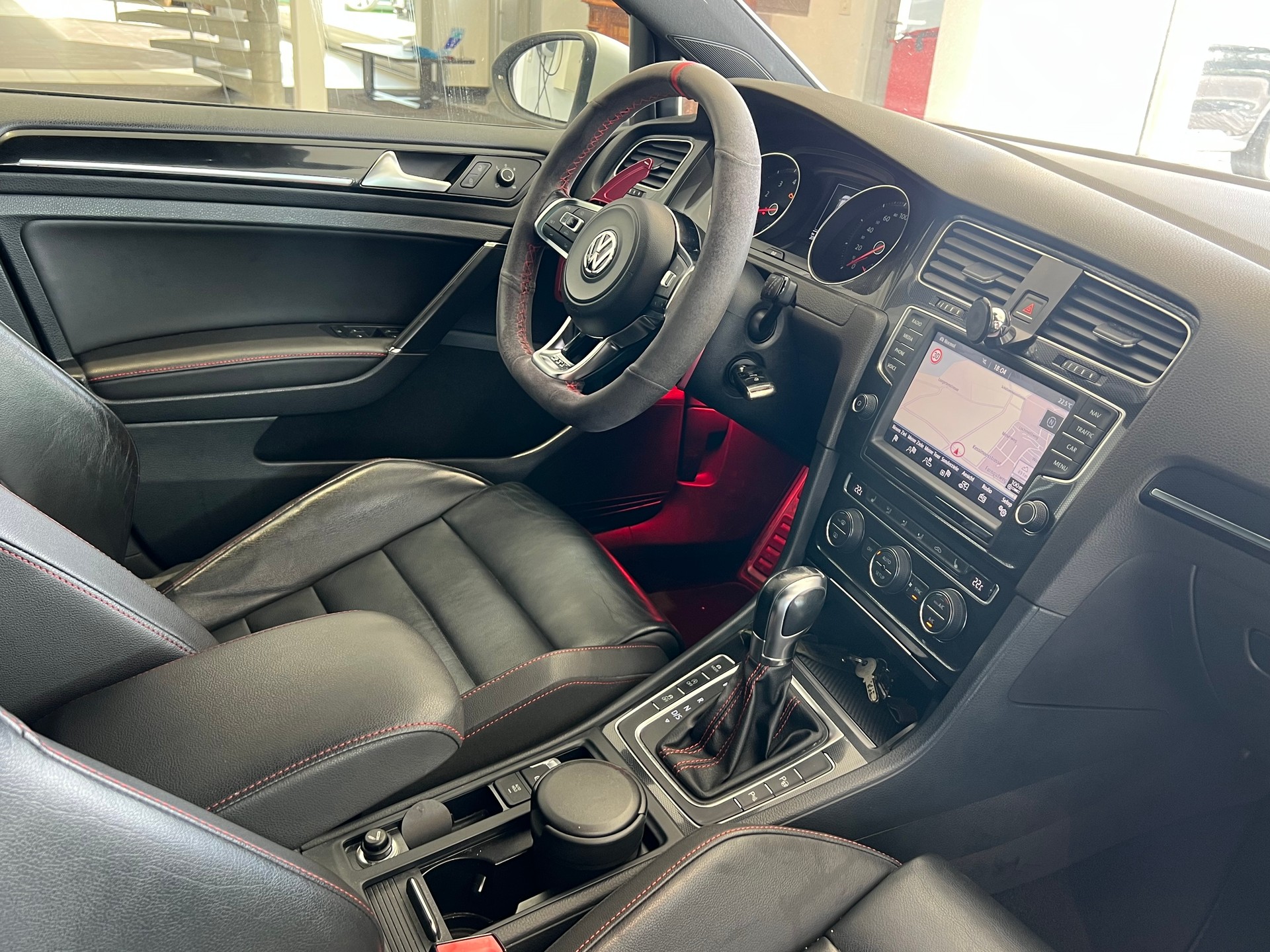 VW Golf 2.0 TSI GTI Performance DSG 230PS-image-5