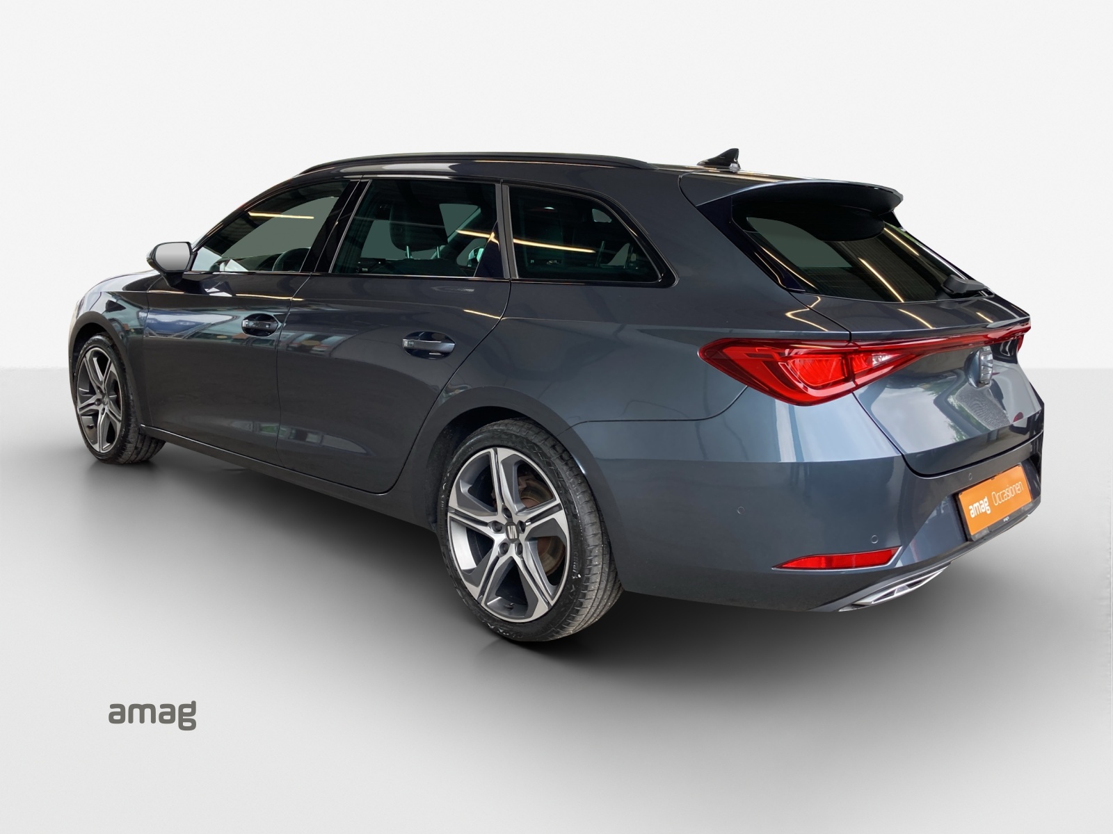 SEAT Leon ST 1.5 eTSI mHEV DSG FR-image-2
