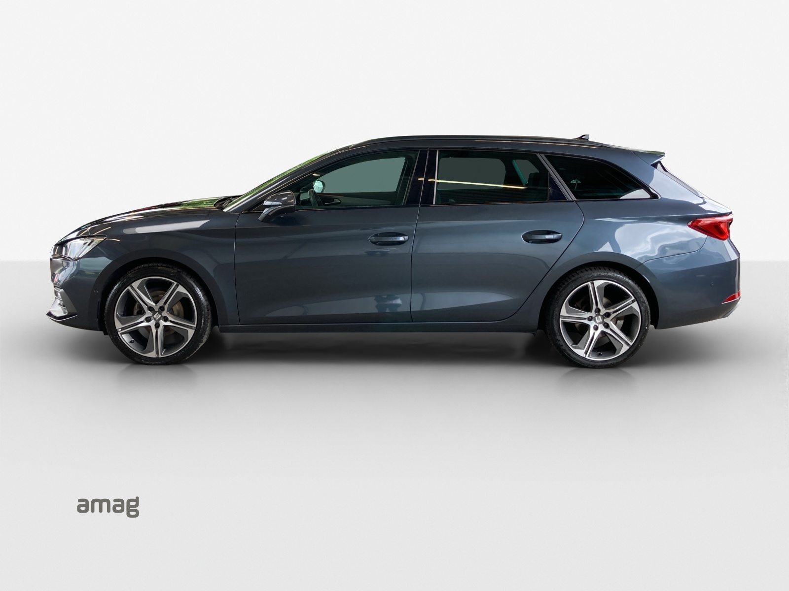 SEAT Leon ST 1.5 eTSI mHEV DSG FR-image-1