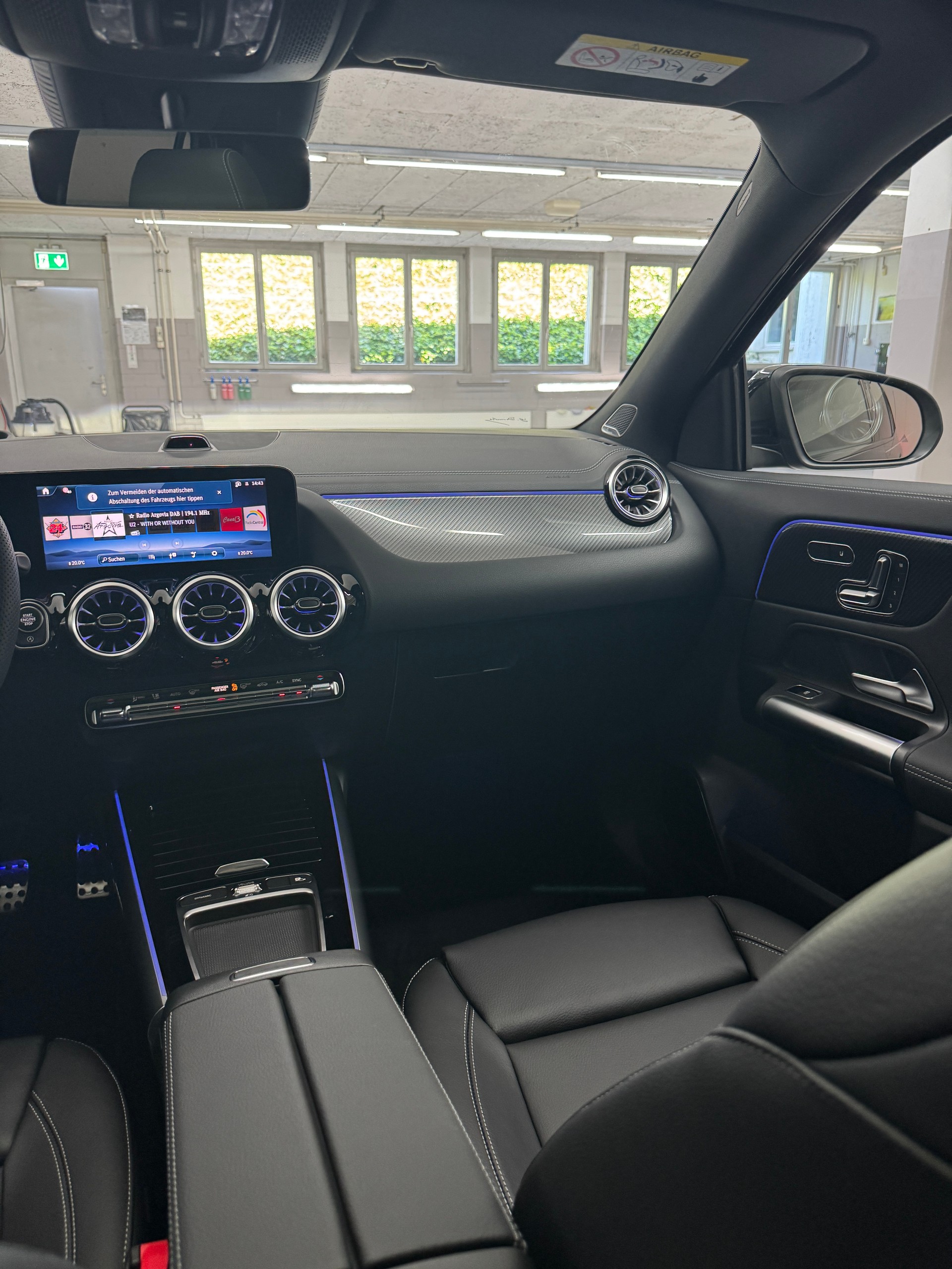 MERCEDES-BENZ GLA 250 4MATIC Swiss Star-image-10
