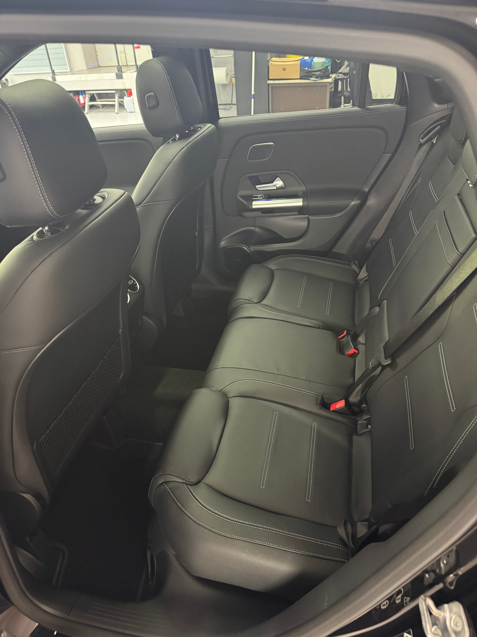 MERCEDES-BENZ GLA 250 4MATIC Swiss Star-image-13