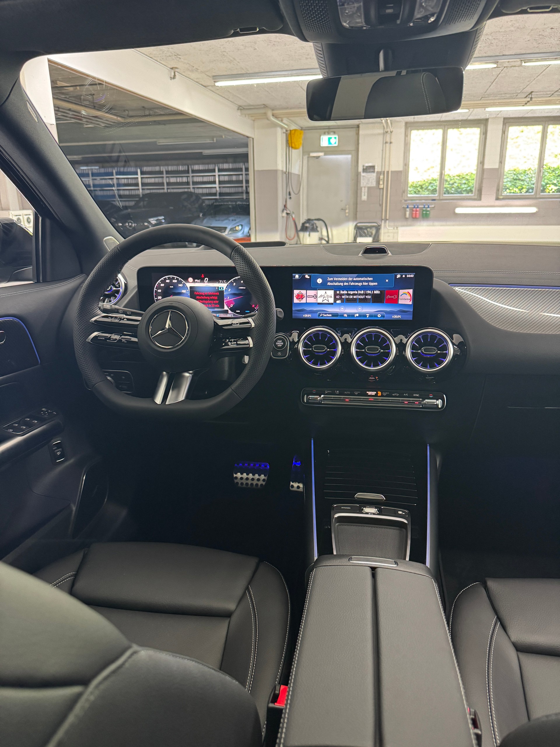 MERCEDES-BENZ GLA 250 4MATIC Swiss Star-image-9