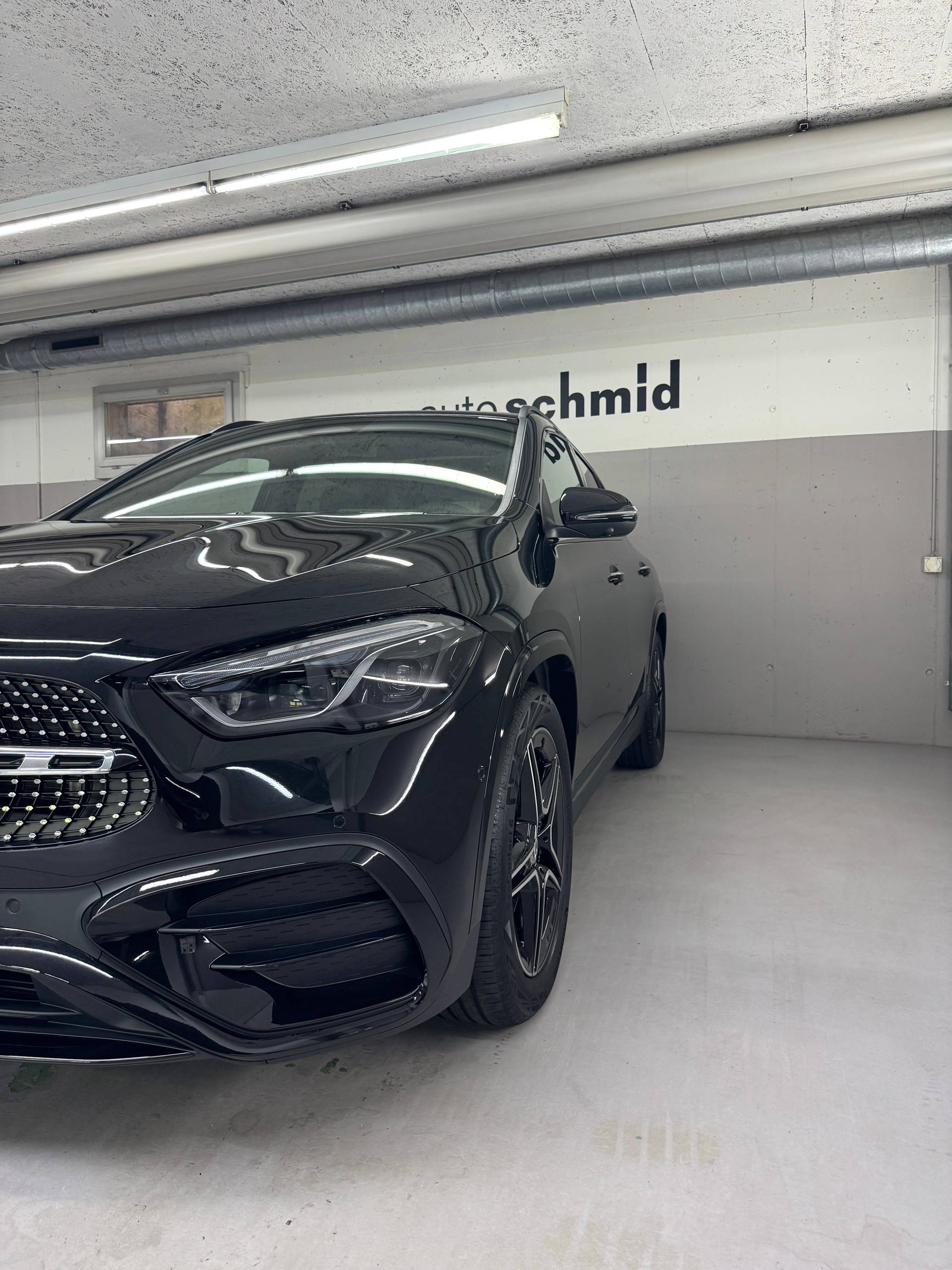 MERCEDES-BENZ GLA 250 4Matic Swiss Star-showroom-element-2
