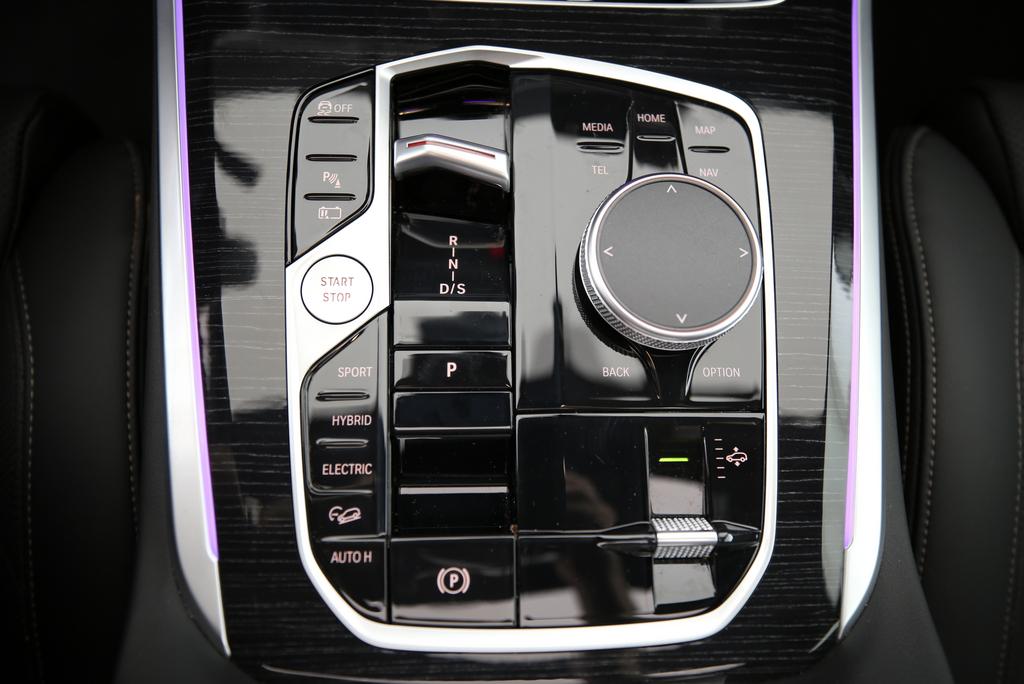BMW X5 50e xDrive SAG-image-9