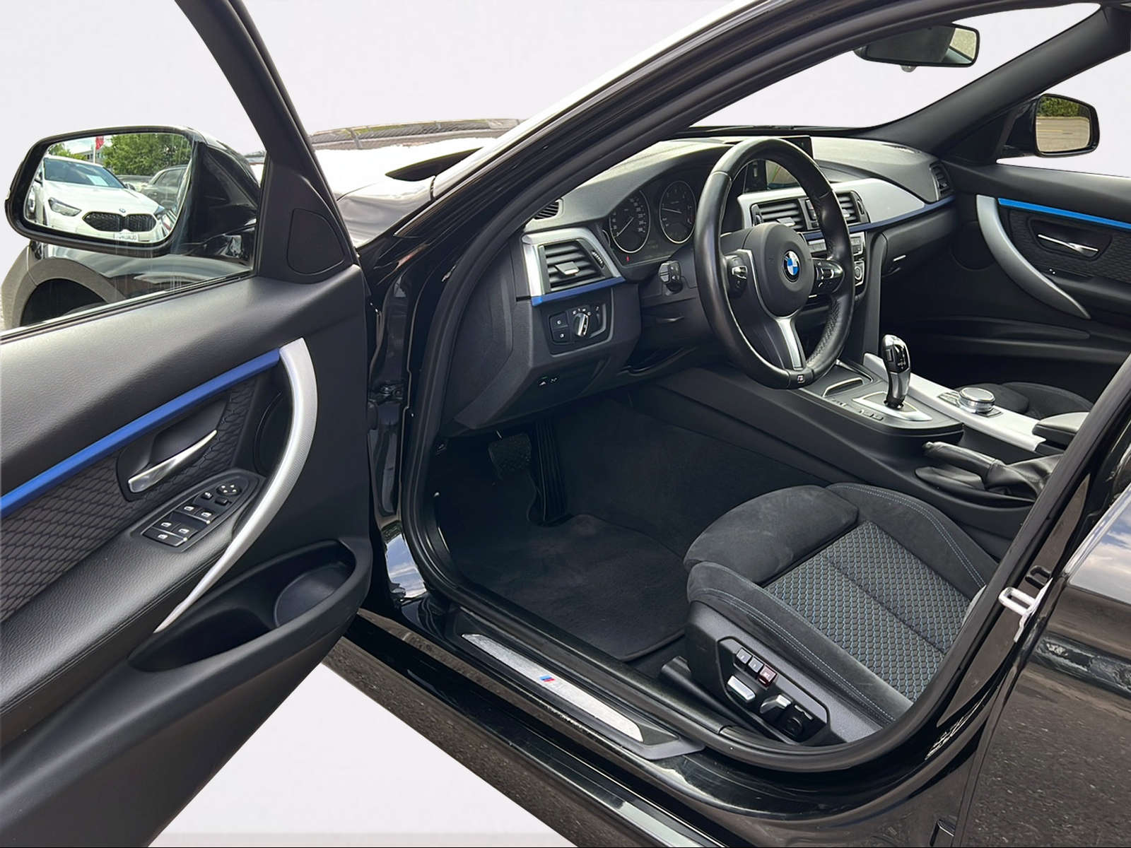 BMW 335d xDrive Touring Edition M Sport Steptronic-image-9
