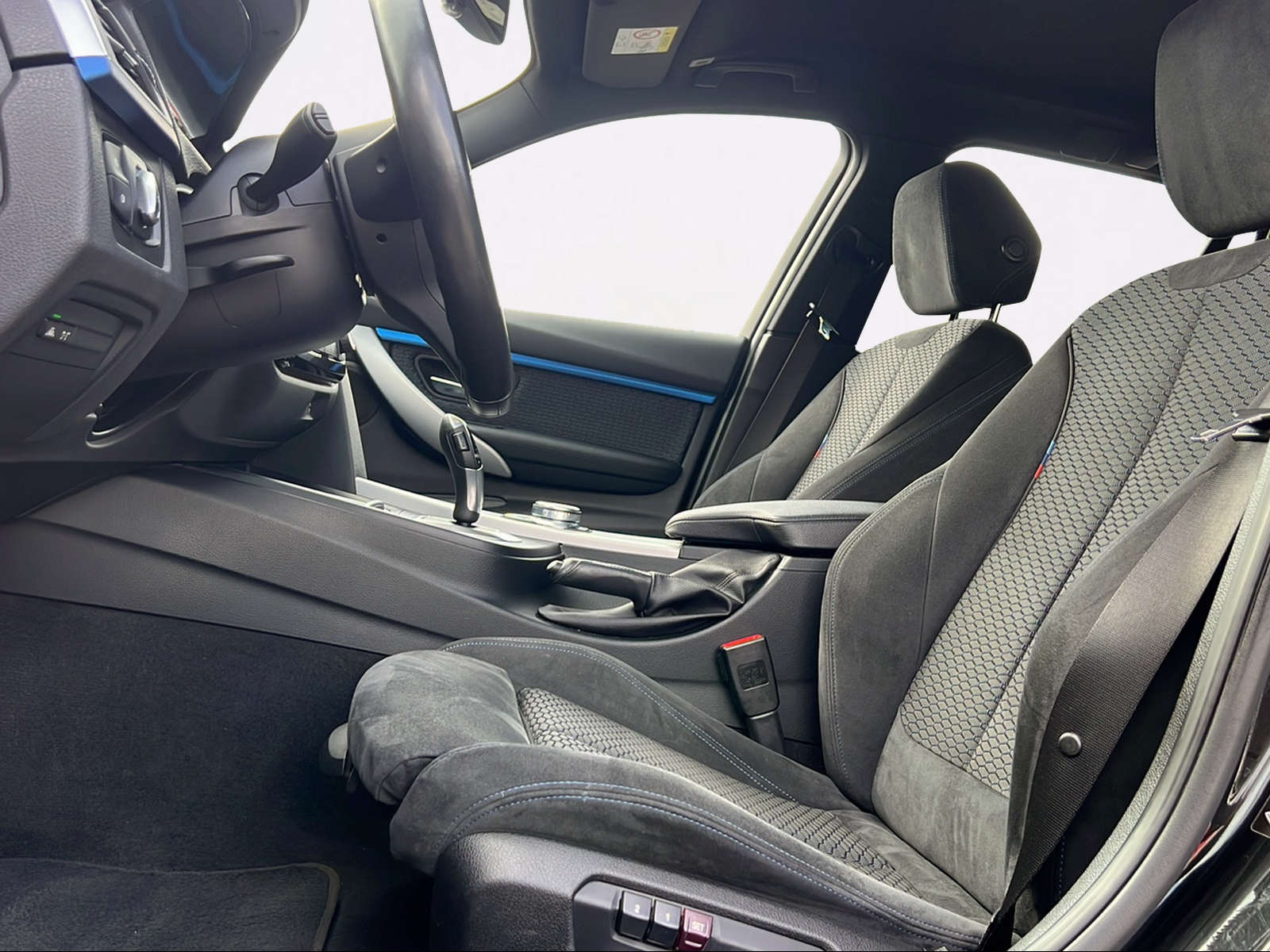 BMW 335d xDrive Touring Edition M Sport Steptronic-image-8