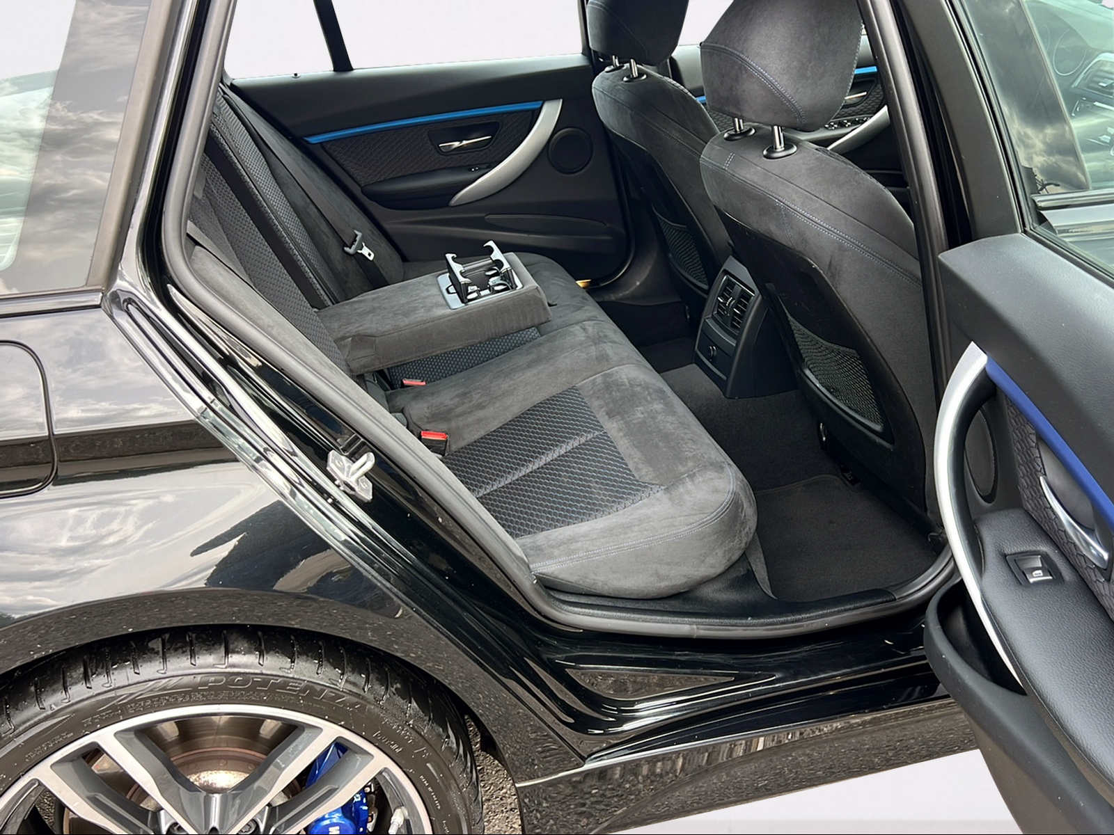 BMW 335d xDrive Touring Edition M Sport Steptronic-image-5