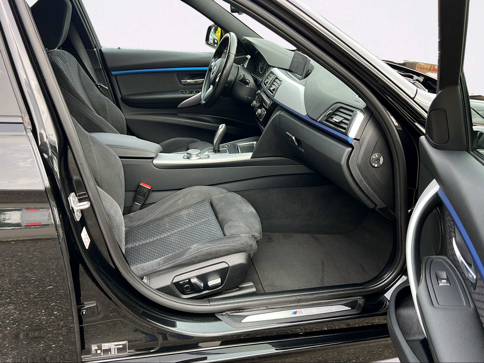 BMW 335d xDrive Touring Edition M Sport Steptronic-image-3