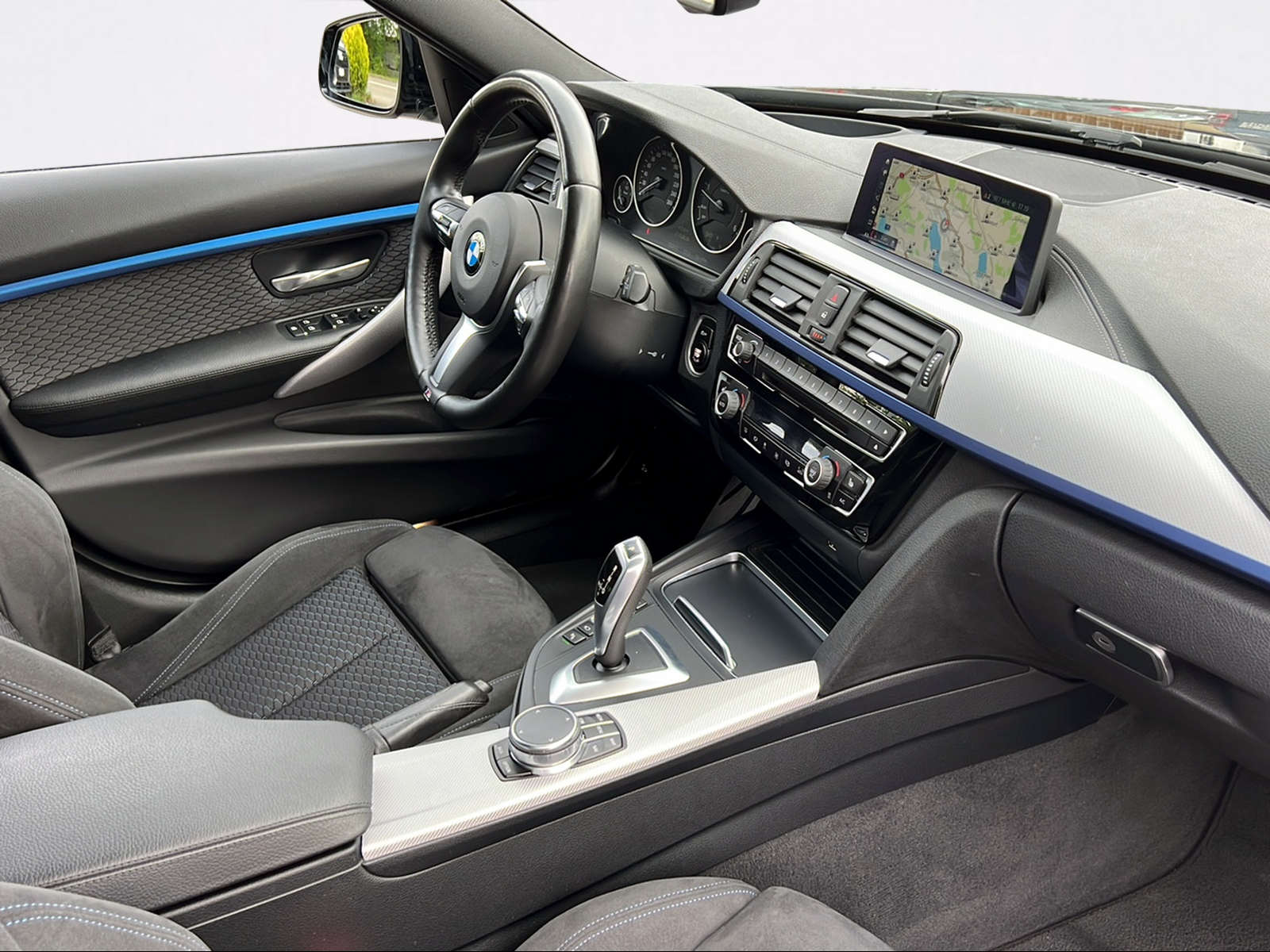 BMW 335d xDrive Touring Edition M Sport Steptronic-image-2