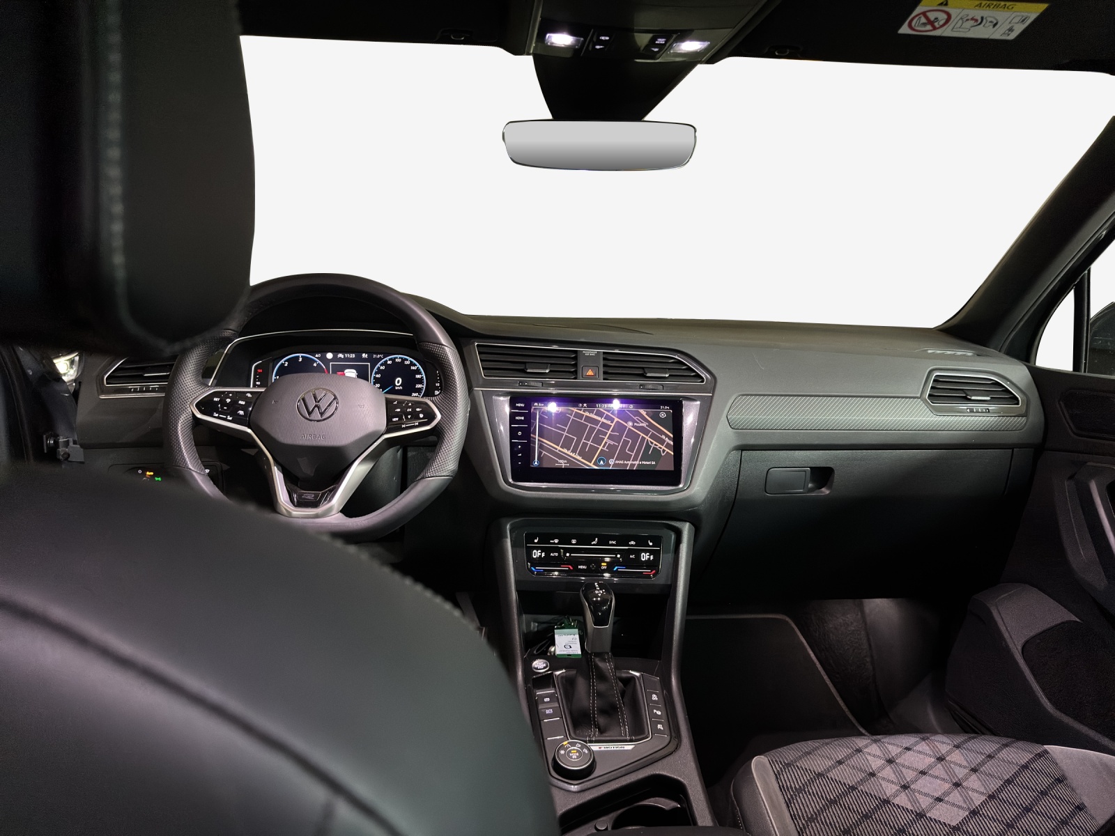 VW Tiguan 2.0 TDI SCR R-Line 4Motion DSG-image-8