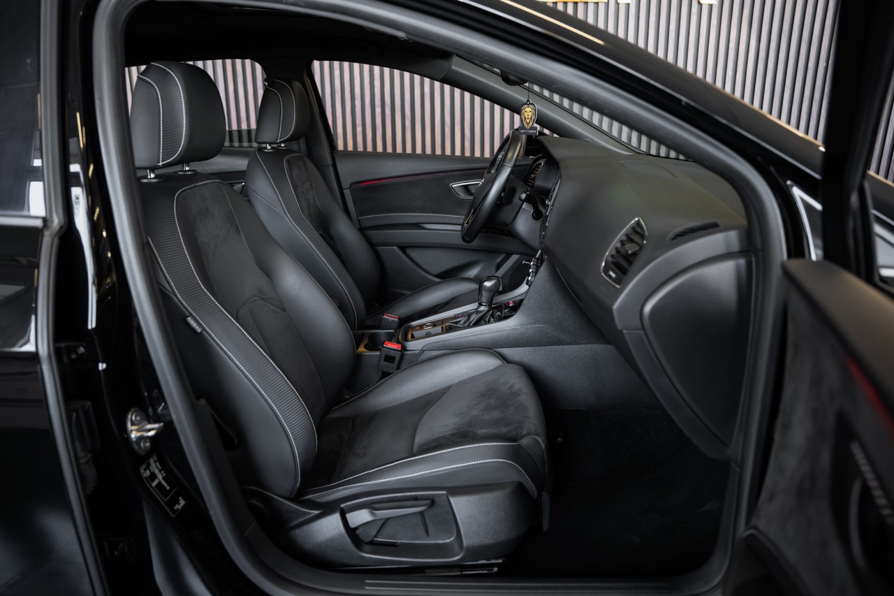 SEAT Leon 2.0 TSI Cupra 300 DSG-image-16