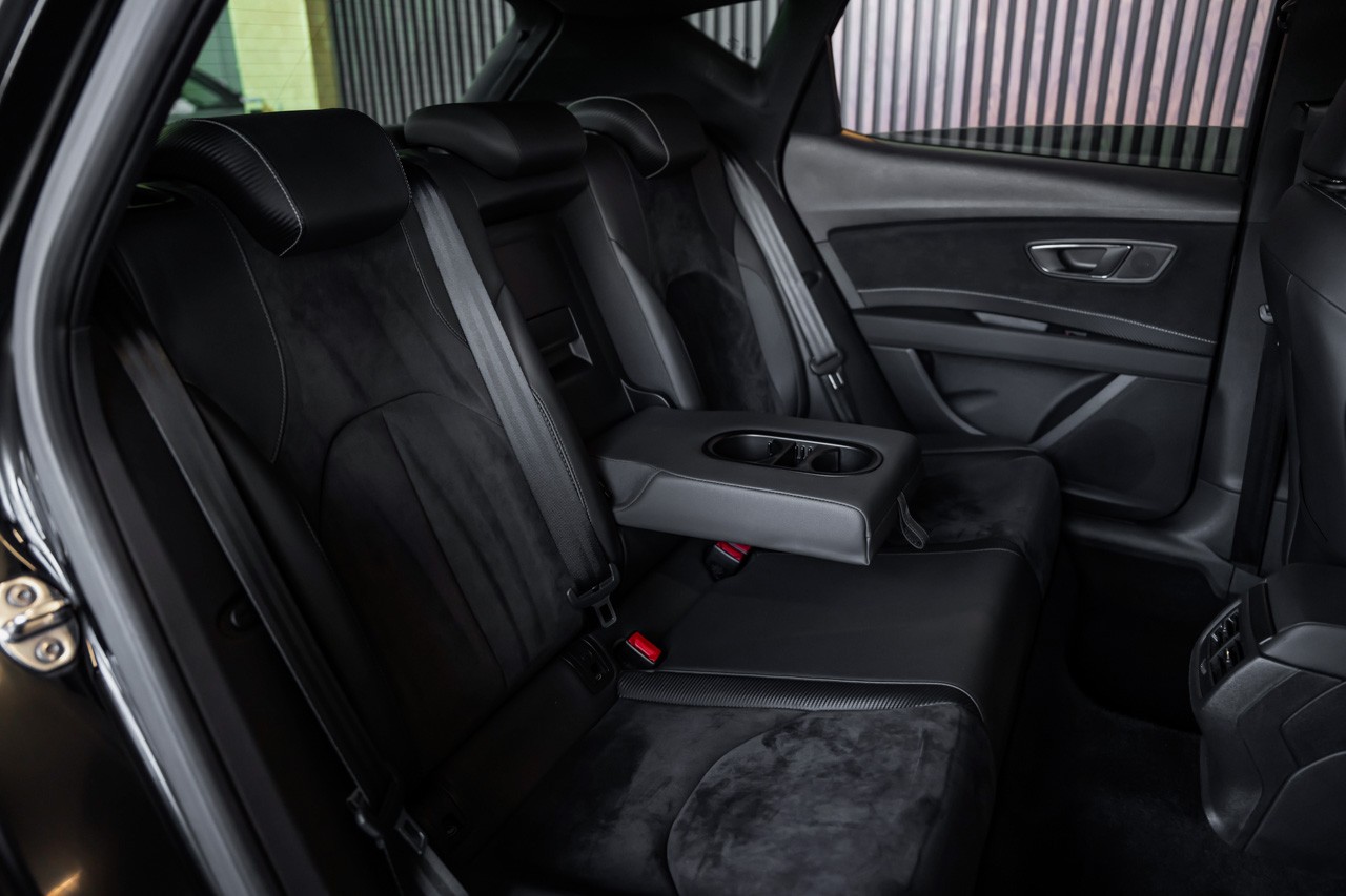 SEAT Leon 2.0 TSI Cupra 300 DSG-image-18