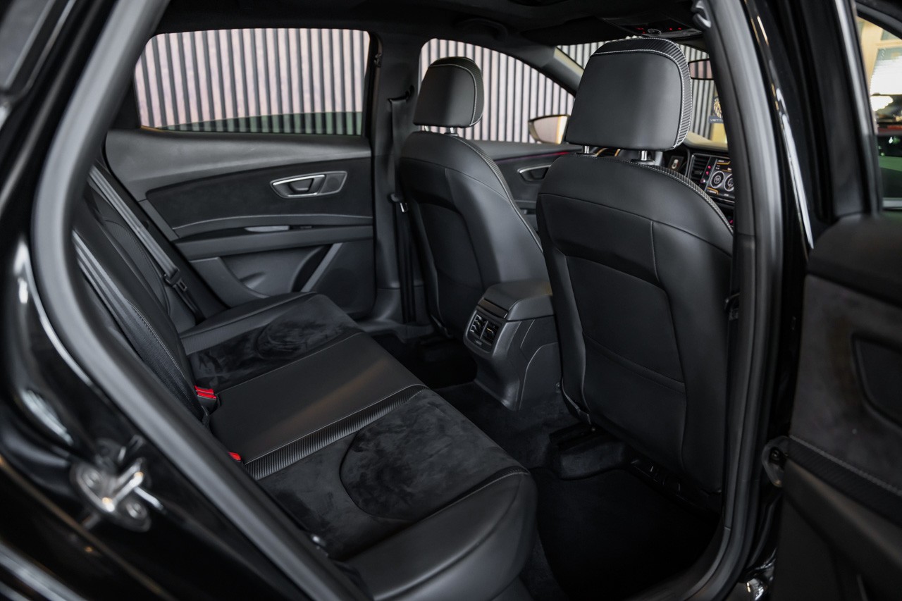 SEAT Leon 2.0 TSI Cupra 300 DSG-image-19
