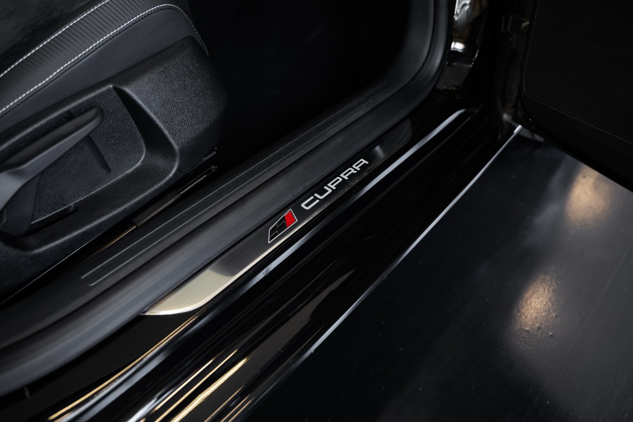 SEAT Leon 2.0 TSI Cupra 300 DSG-image-26