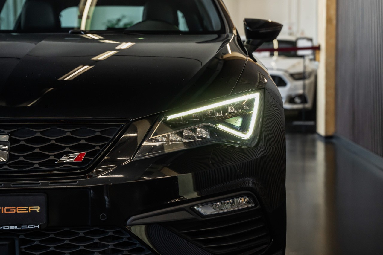 SEAT Leon 2.0 TSI Cupra 300 DSG-image-7