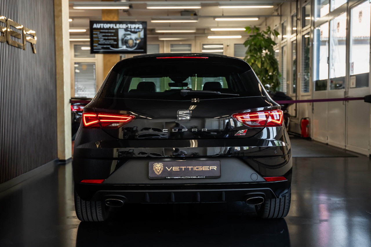 SEAT Leon 2.0 TSI Cupra 300 DSG-image-4