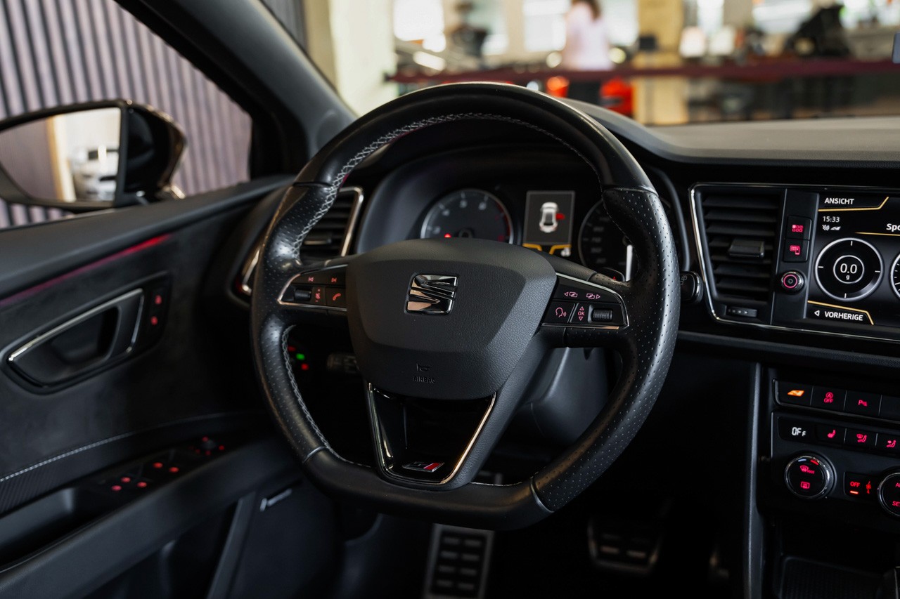 SEAT Leon 2.0 TSI Cupra 300 DSG-image-30