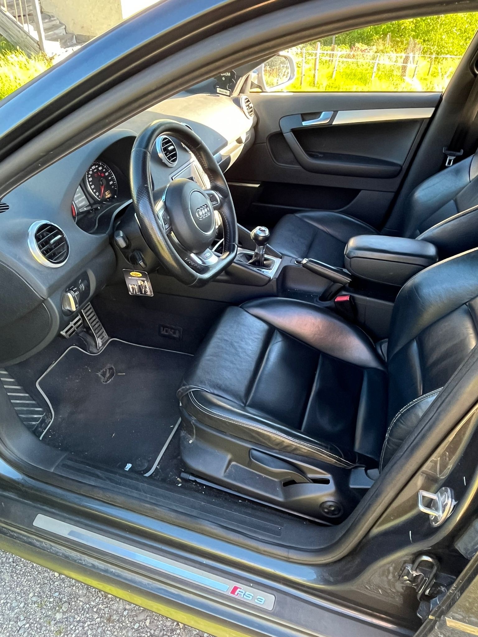 AUDI RS3 Sportback 2.5 TFSI quattro S-tronic-image-8