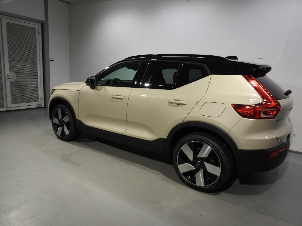 VOLVO EX40 Twin Ultra AWD-showroom-element-3