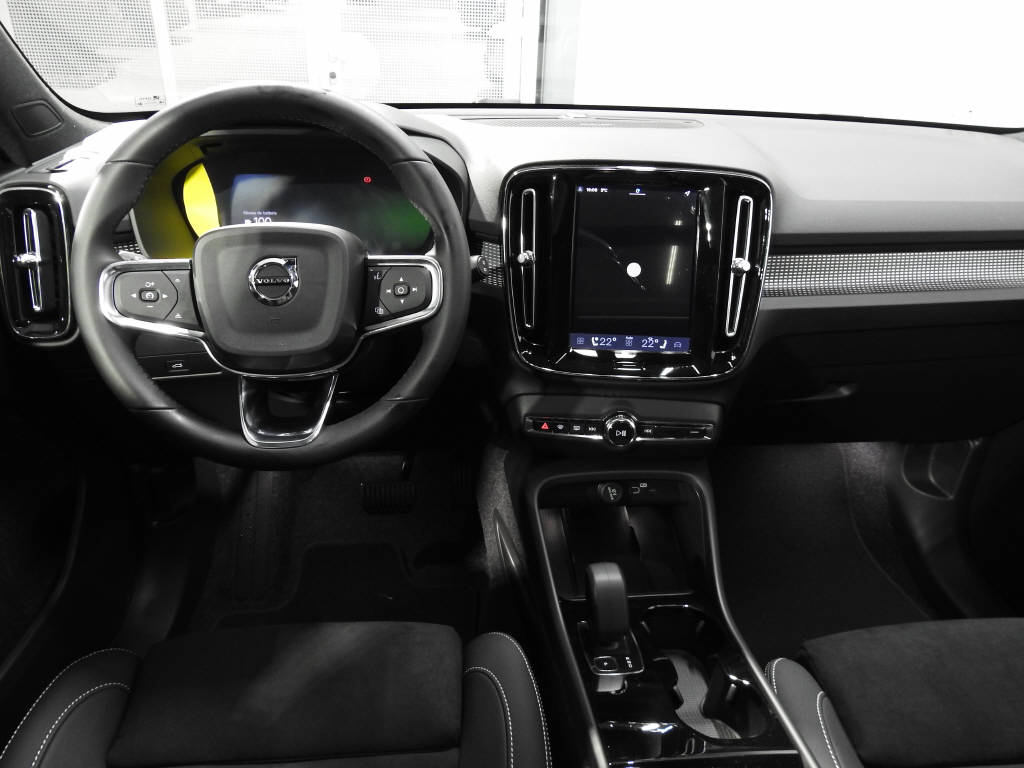 VOLVO EX40 Twin Ultra AWD-image-8