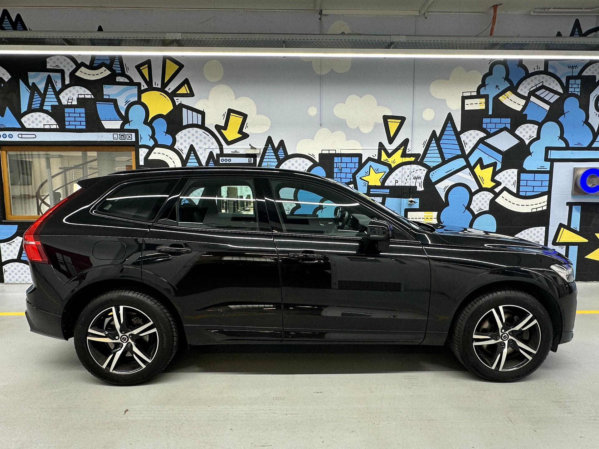VOLVO XC60 B5 Diesel Mild Hybrid AWD R-Design Geartronic-image-2