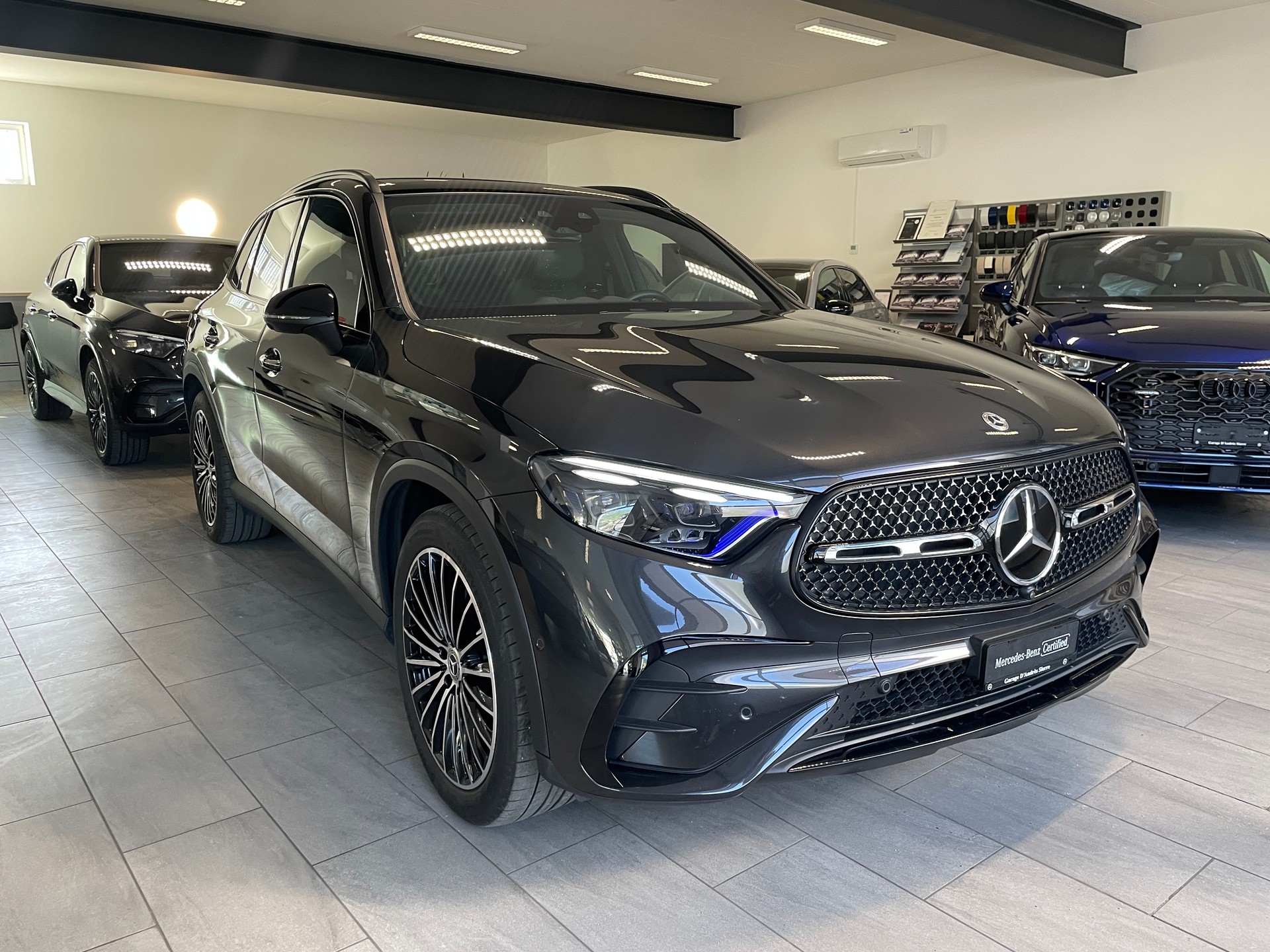 MERCEDES-BENZ GLC 300 4Matic AMG Line 9G-Tronic-image-1